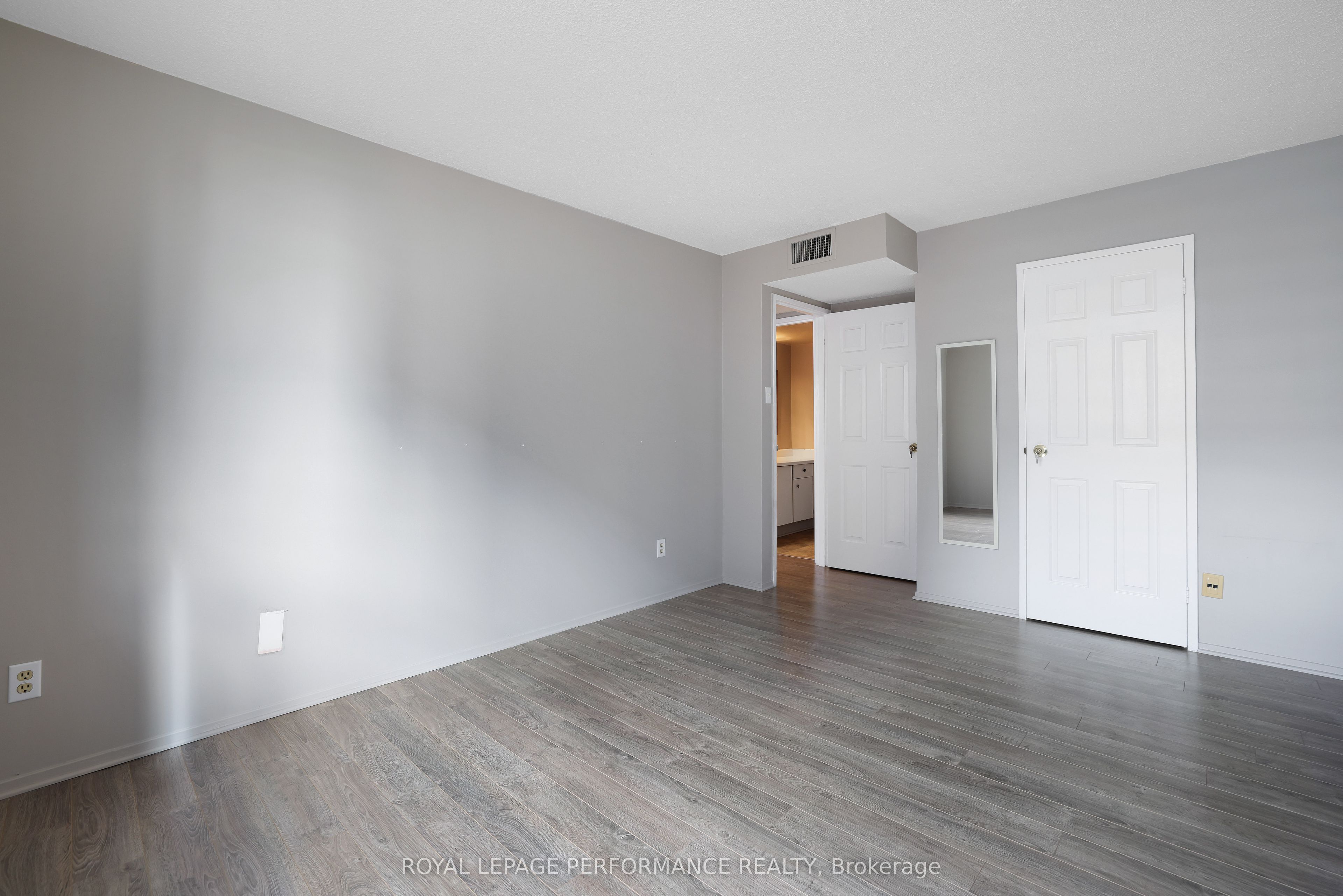 #1701 - 470 Laurier Avenue Property Photo 20