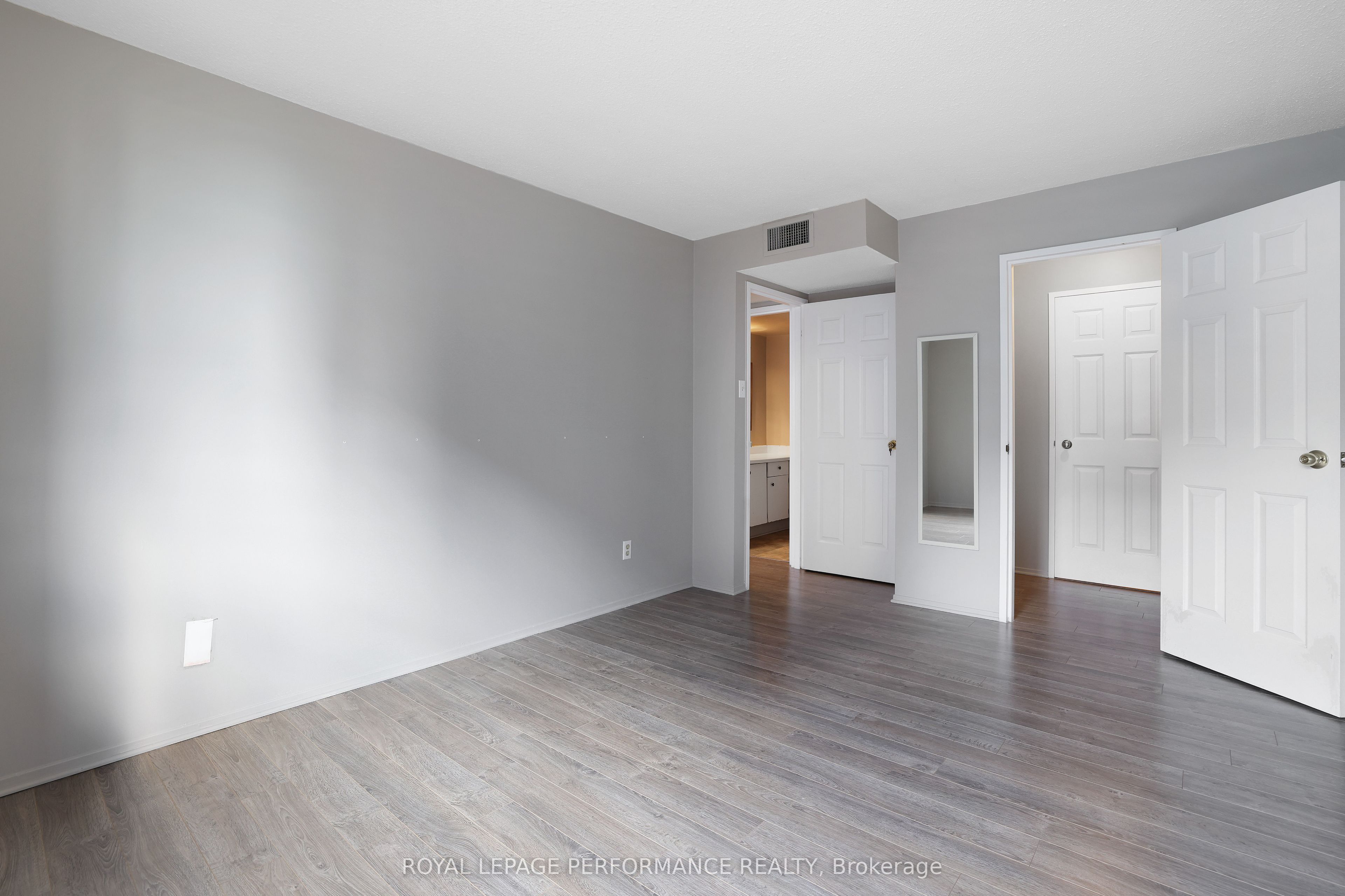 #1701 - 470 Laurier Avenue Property Photo 21