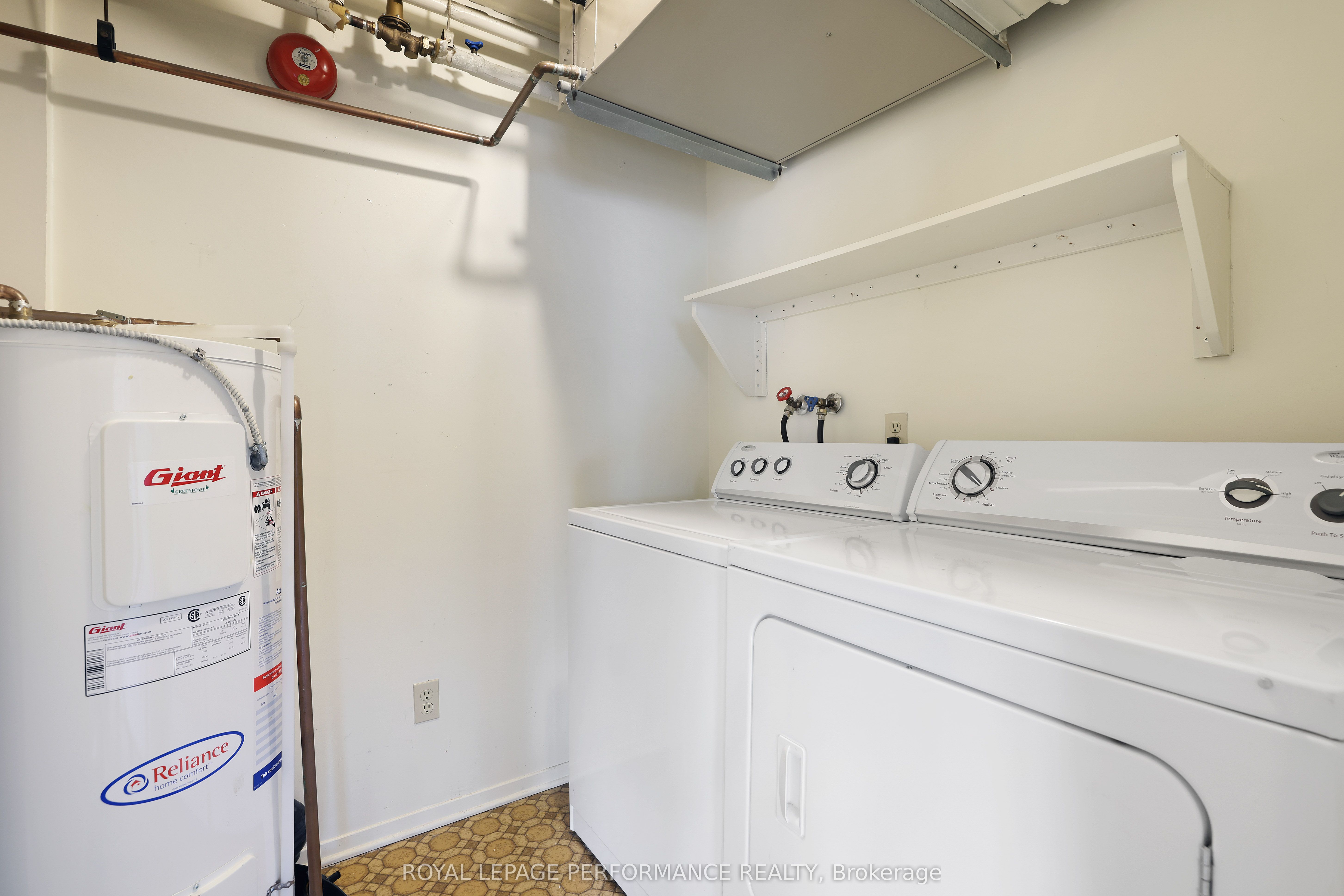 #1701 - 470 Laurier Avenue Property Photo 23