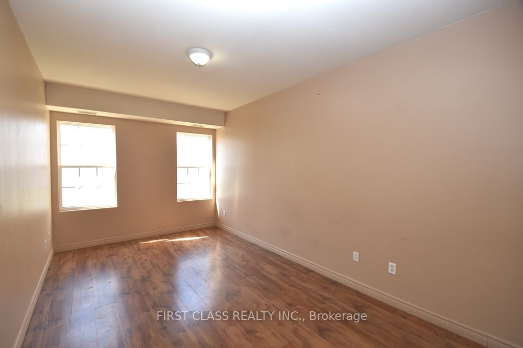 18 Market Street 6 Property Photo 9