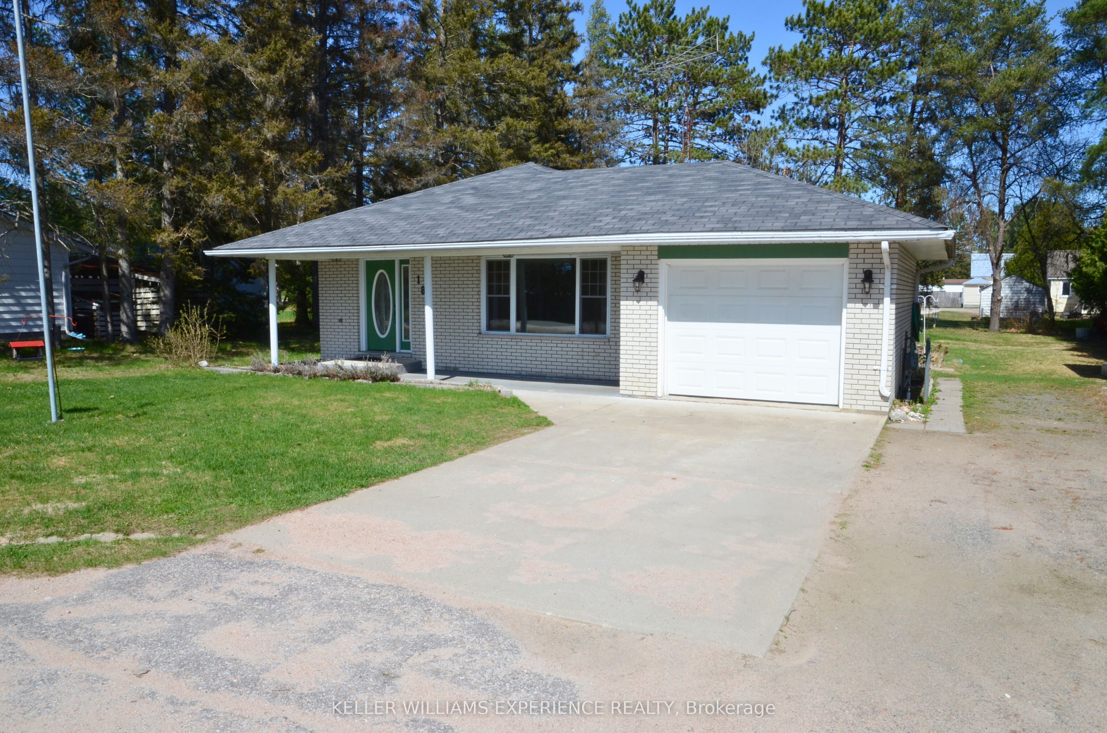 18 Tebby Boulevard Property Photo 1
