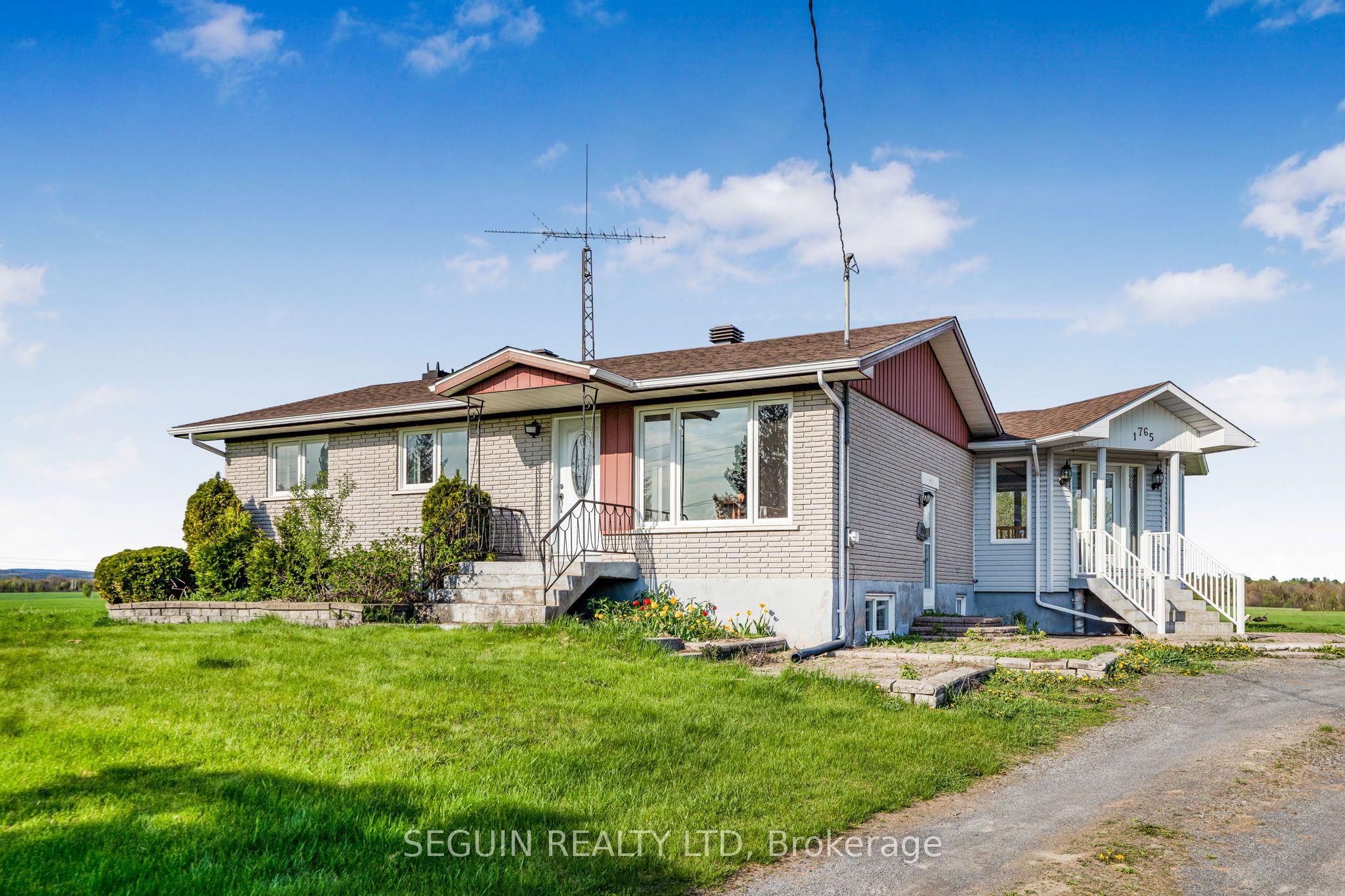 1765 Cassburn Road Property Photo