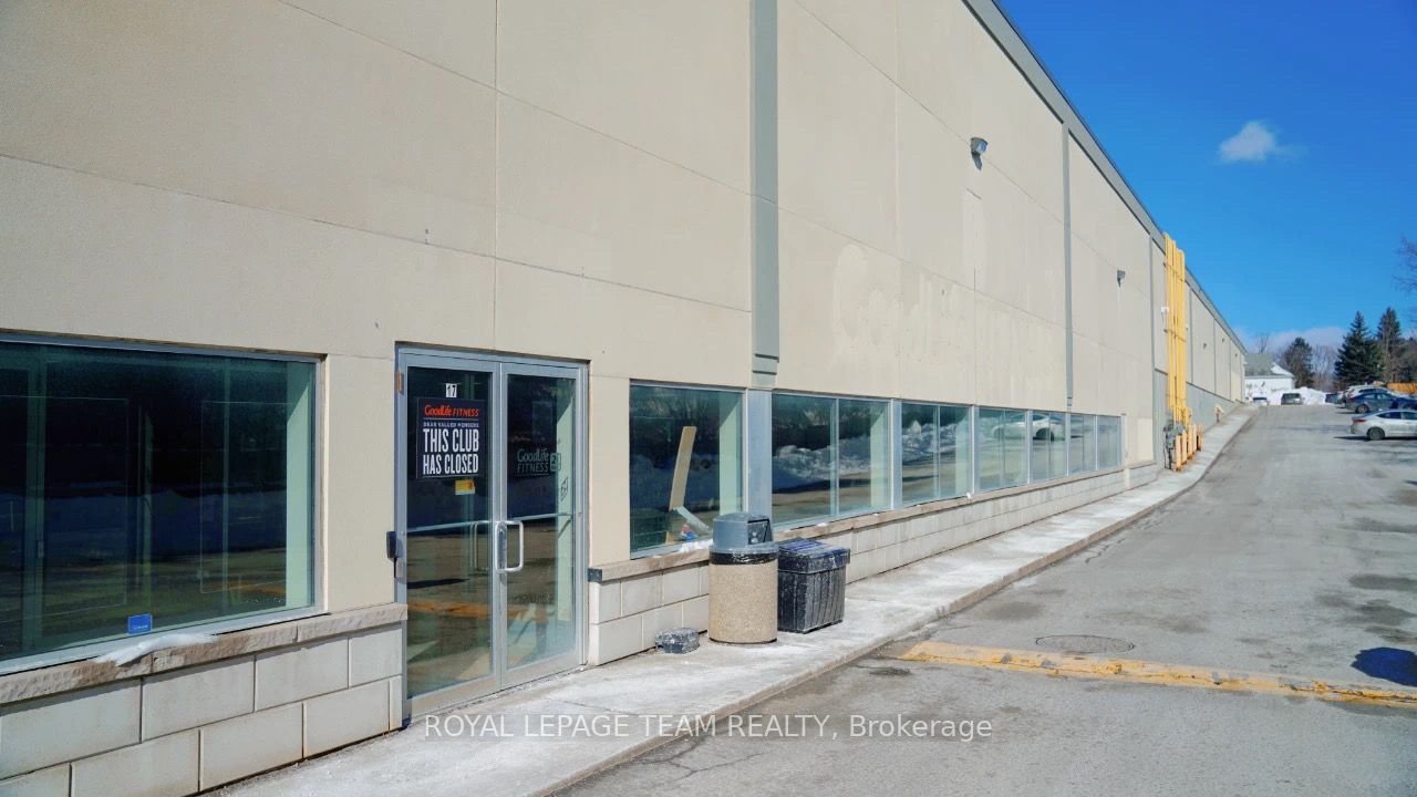 #g17 - 484 Hazeldean Road Property Photo 2