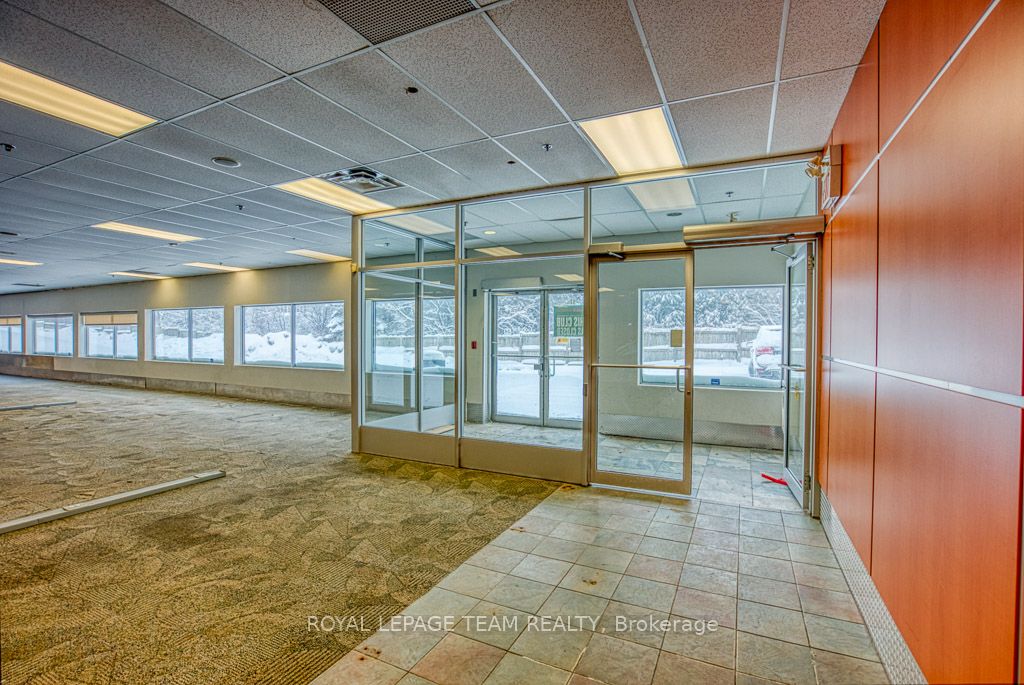 #g17 - 484 Hazeldean Road Property Photo 5