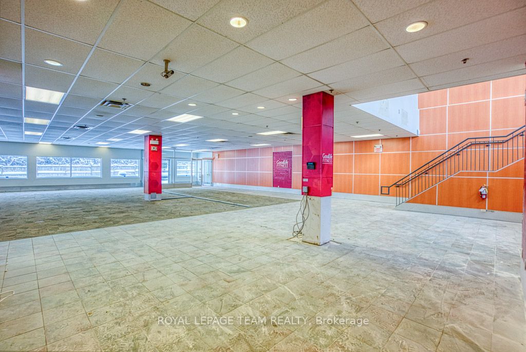 #g17 - 484 Hazeldean Road Property Photo 7