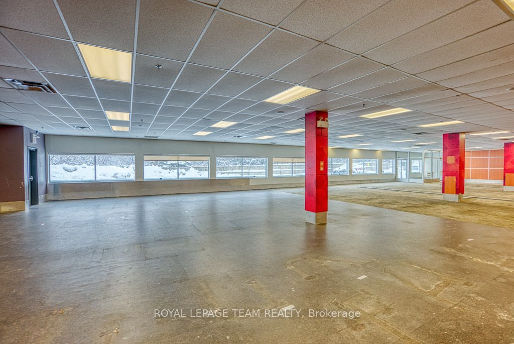 #g17 - 484 Hazeldean Road Property Photo 9