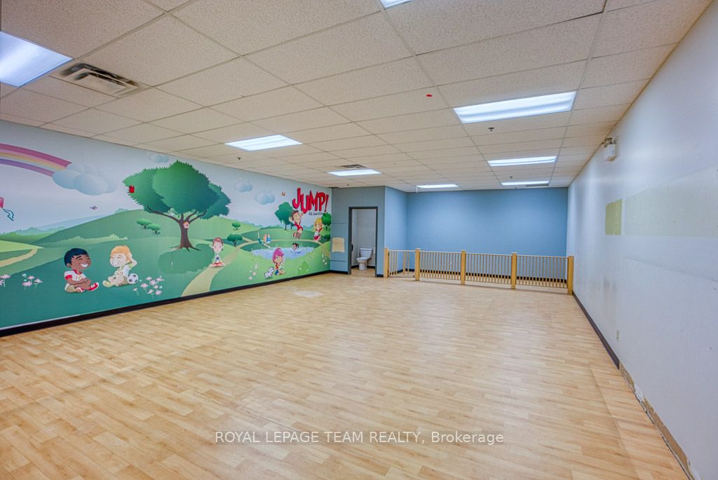 #g17 - 484 Hazeldean Road Property Photo 34