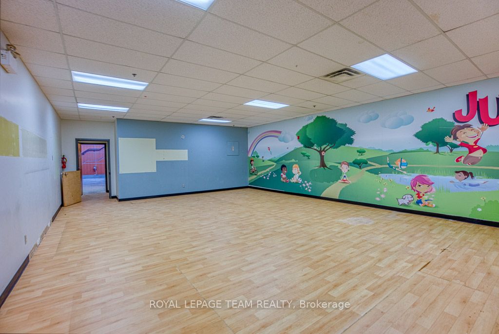 #g17 - 484 Hazeldean Road Property Photo 35