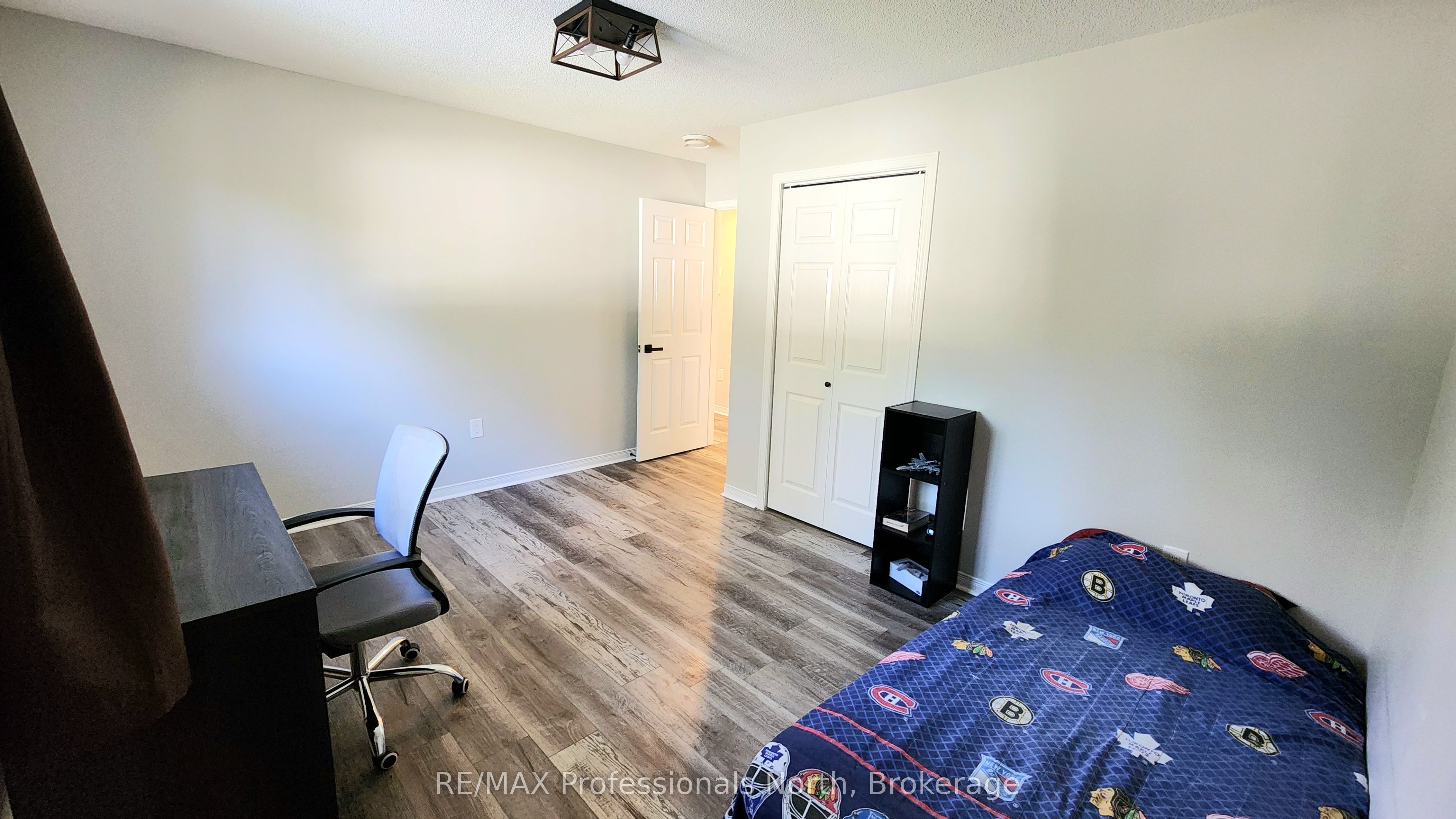 #33 - 200 Pine Street Property Photo 16