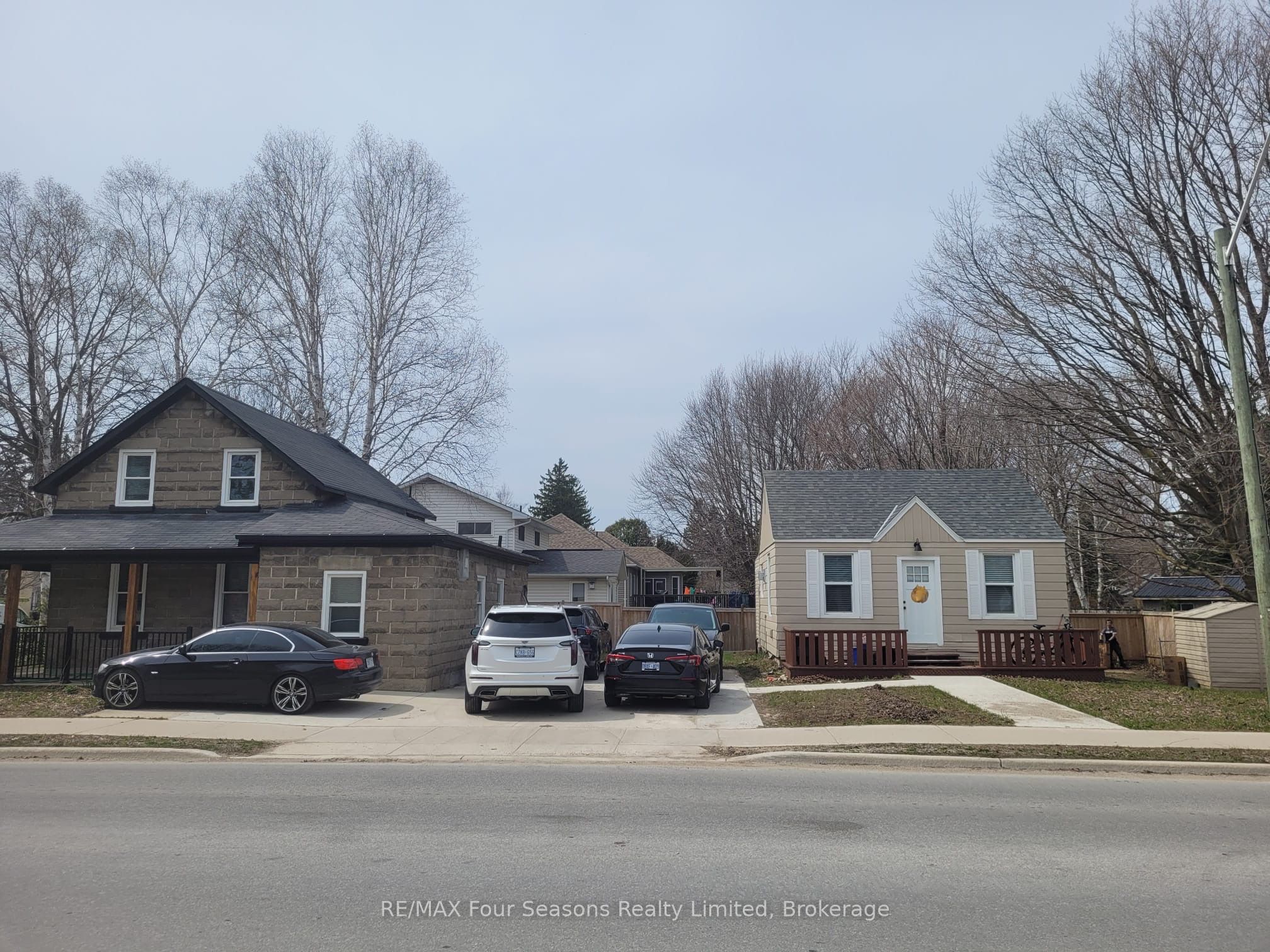 557 Catherine Street Property Photo 1