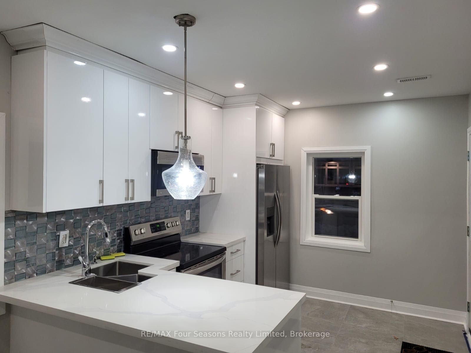 557 Catherine Street Property Photo 12