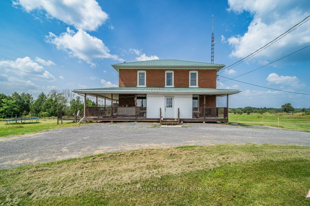 595 Craigen Rd Property Photo 1