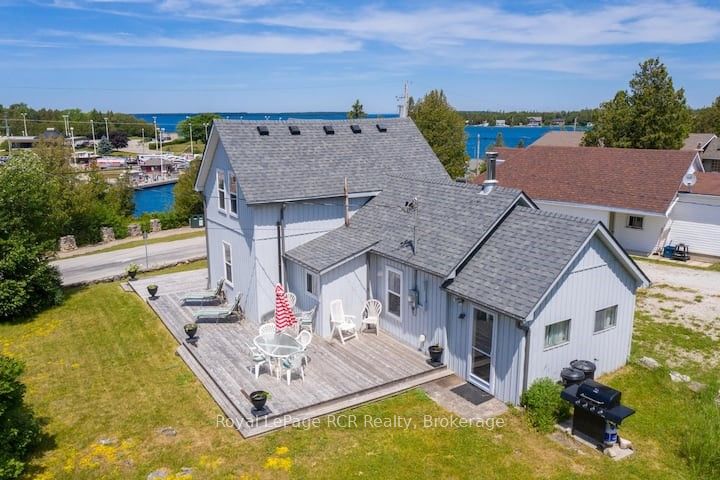 42 Bay St Property Photo 2
