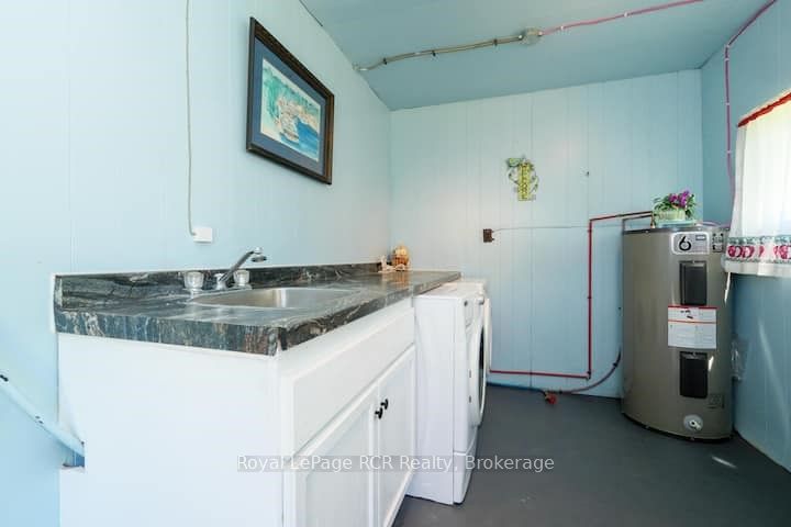 42 Bay St Property Photo 13