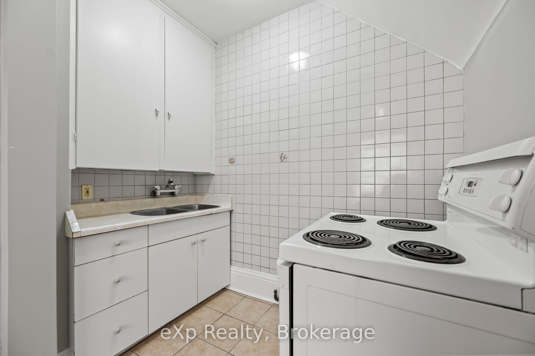 242 Dalhousie Street Property Photo 11