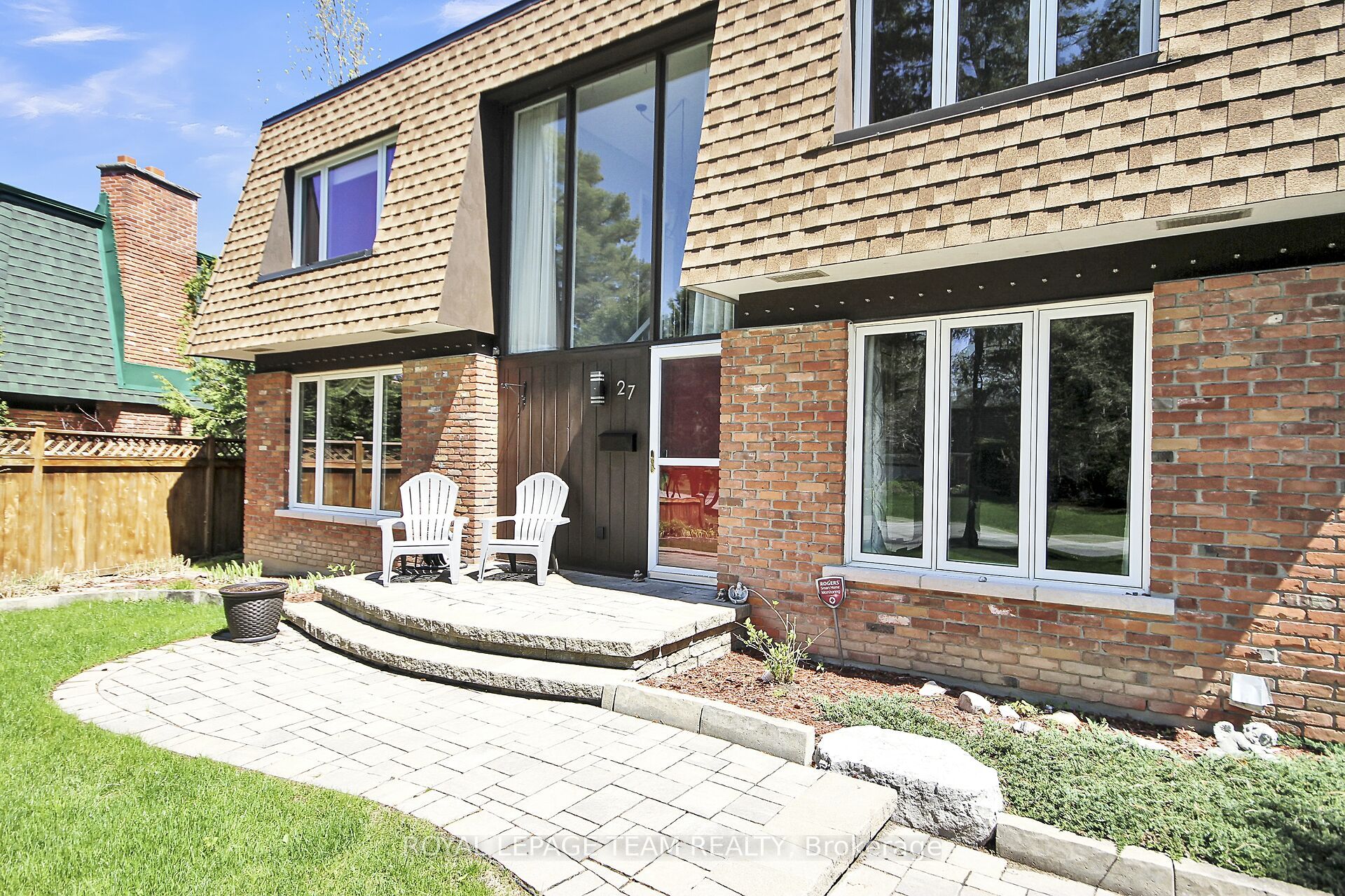 27 Sandwell Crescent Property Photo 2