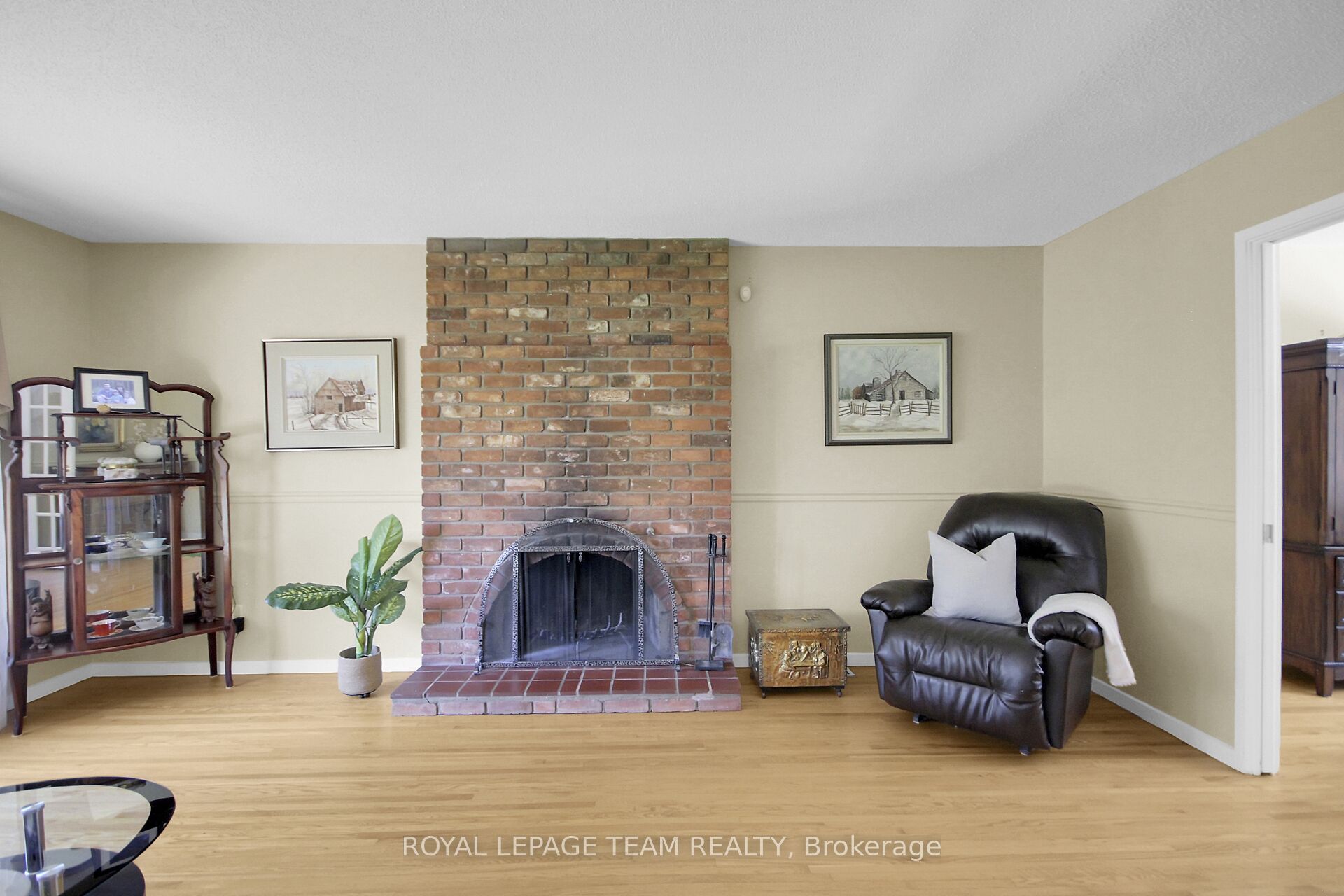 27 Sandwell Crescent Property Photo 5