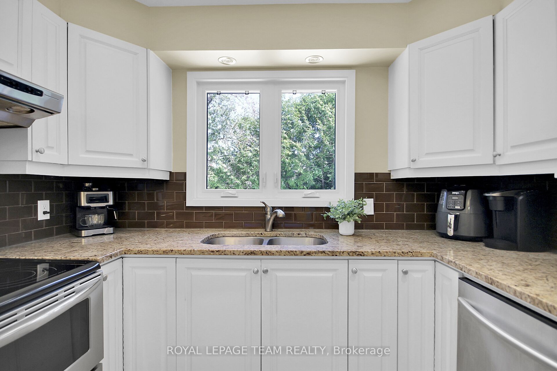 27 Sandwell Crescent Property Photo 17