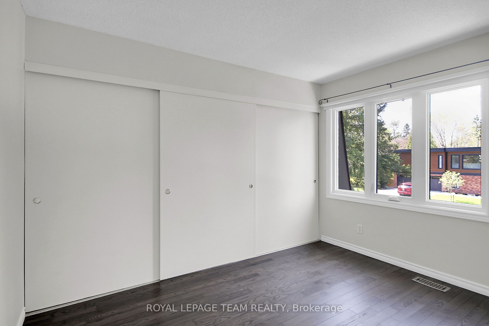 27 Sandwell Crescent Property Photo 37