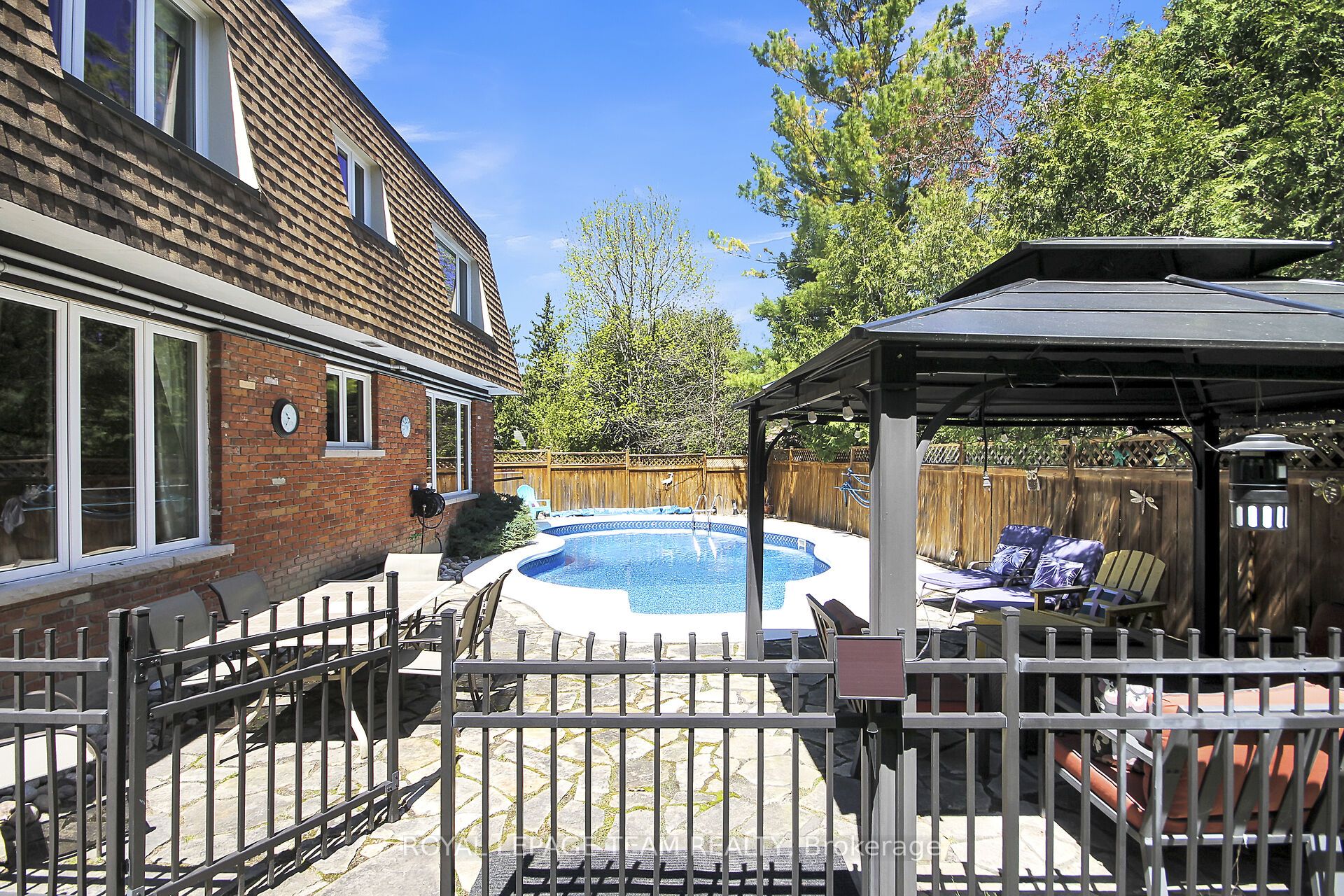 27 Sandwell Crescent Property Photo 48