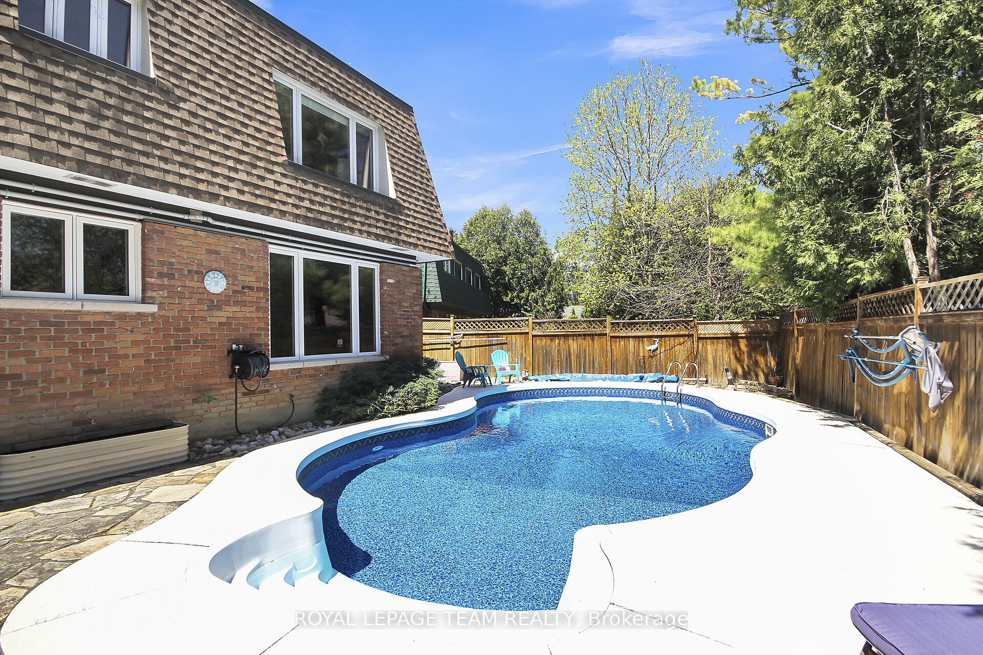 27 Sandwell Crescent Property Photo 50