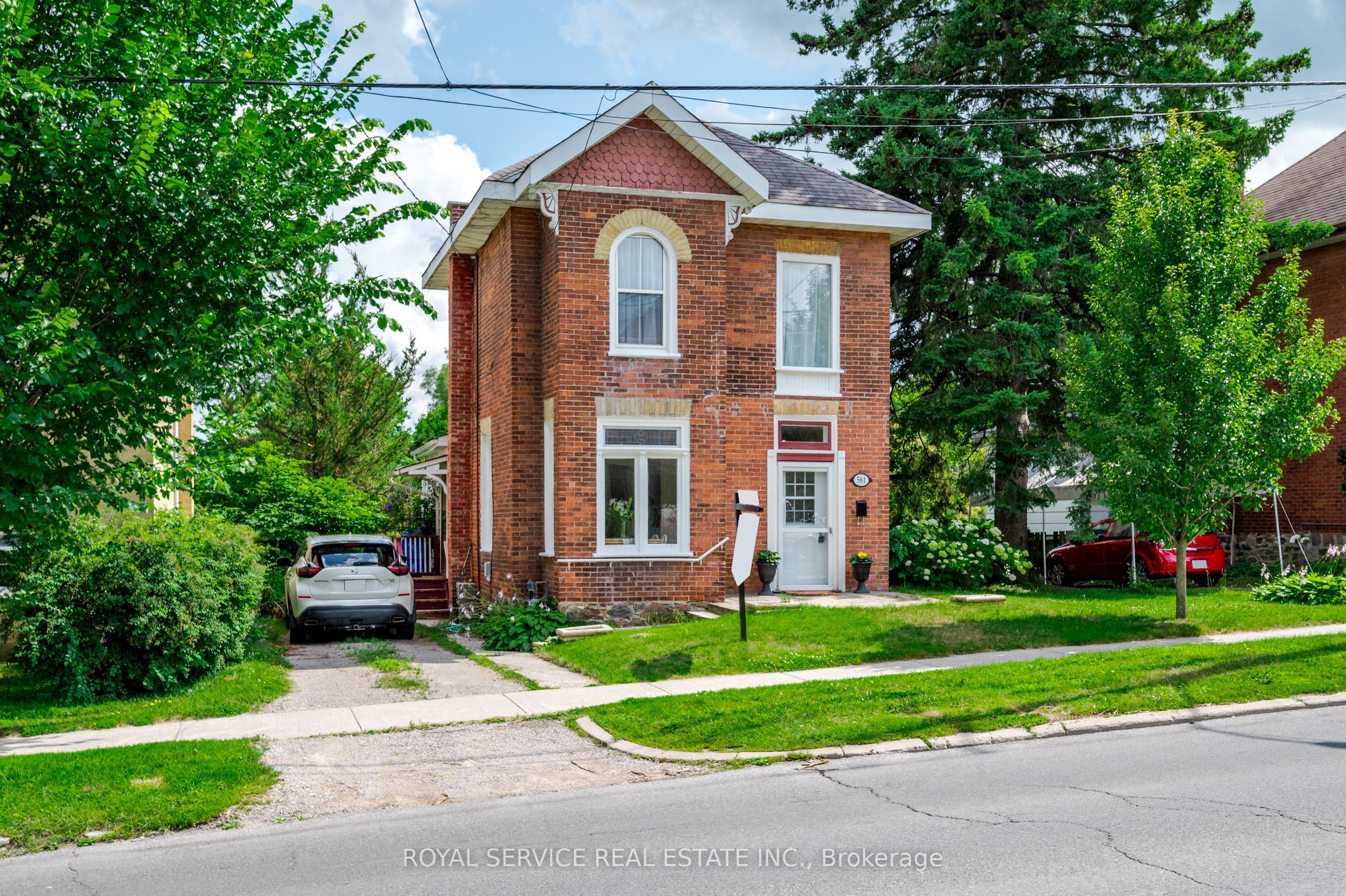 581 Sherbrooke Street Property Photo 1