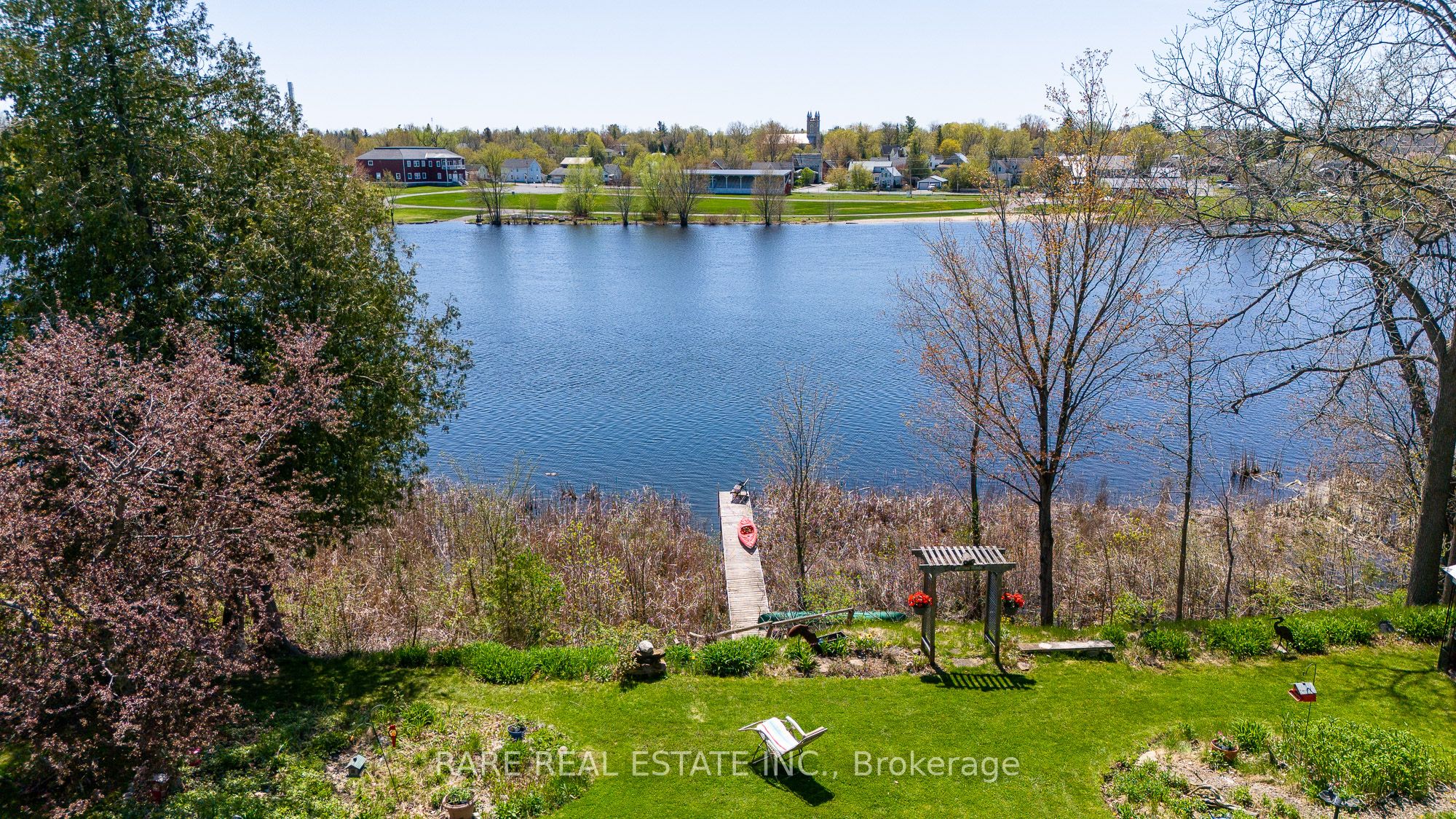 138 Spring St Property Photo 1