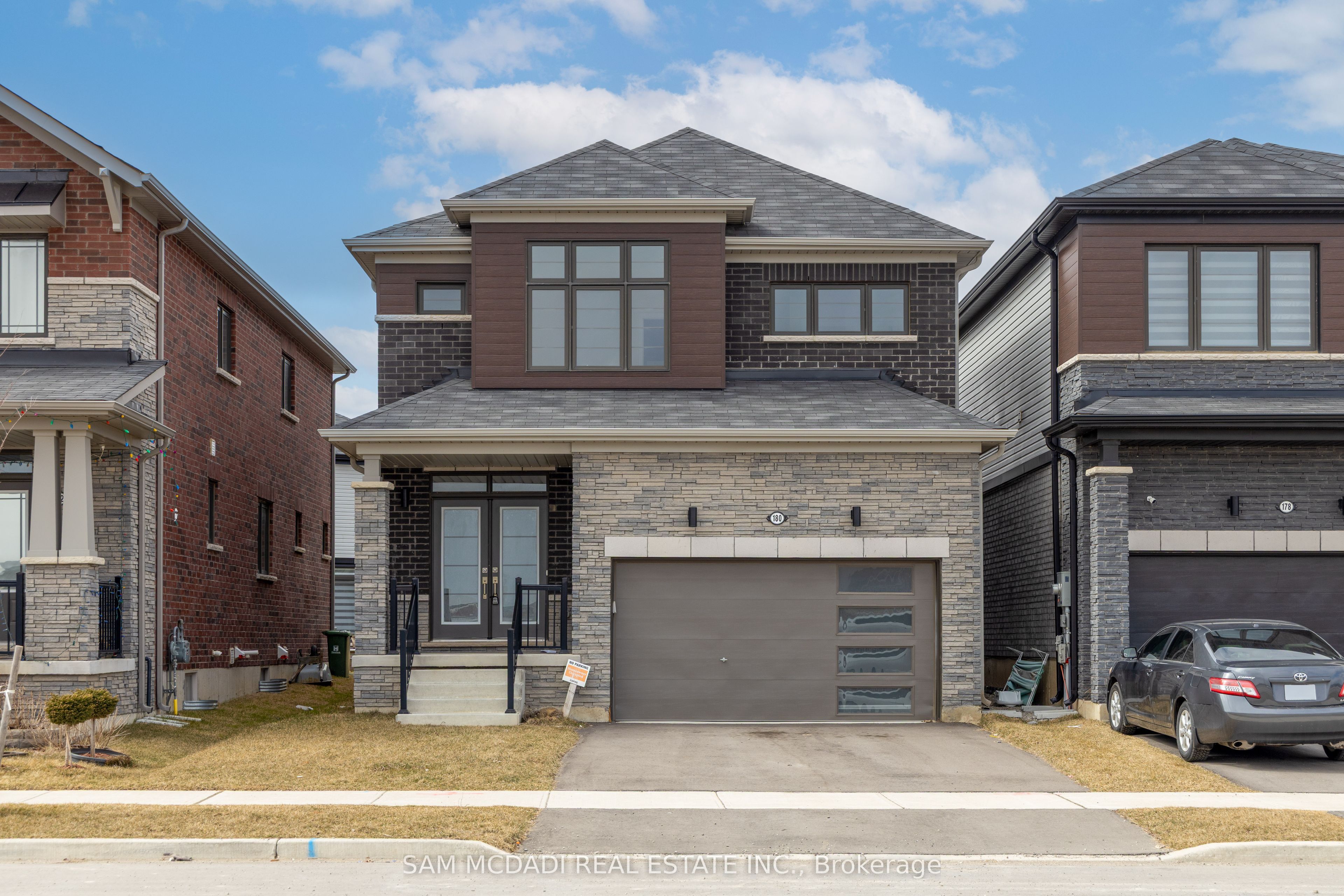 180 Whithorn Crescent Property Photo 1