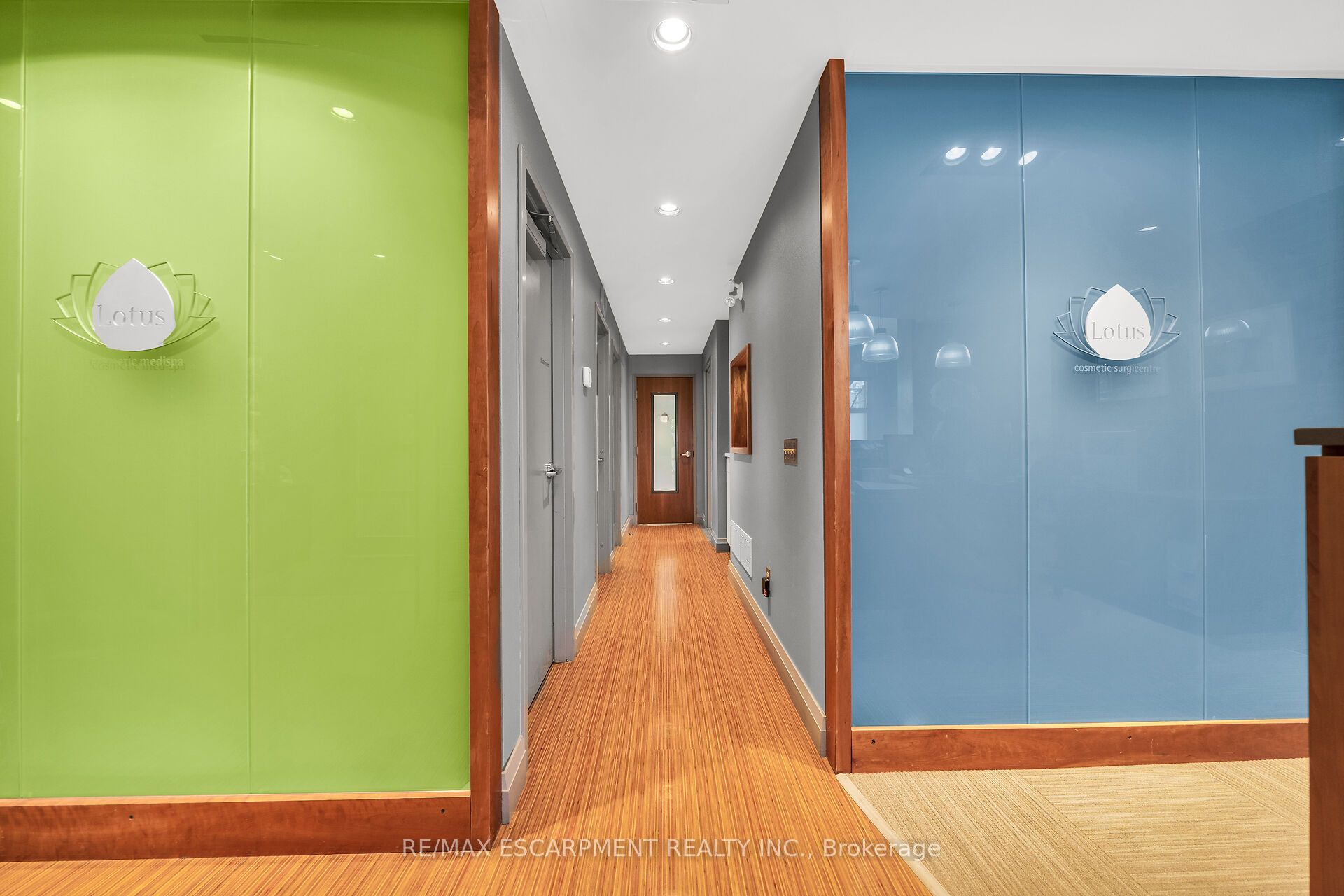 199 Macnab Street S Property Photo 10