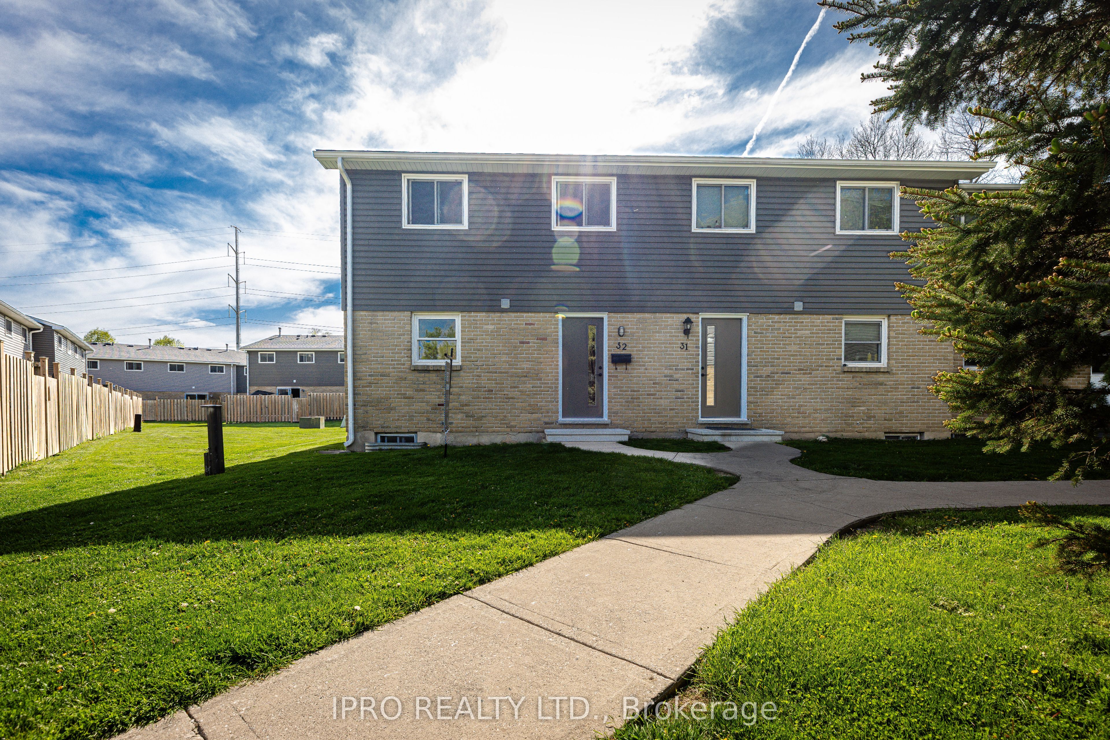 #32 - 470 Second Street Property Photo 1