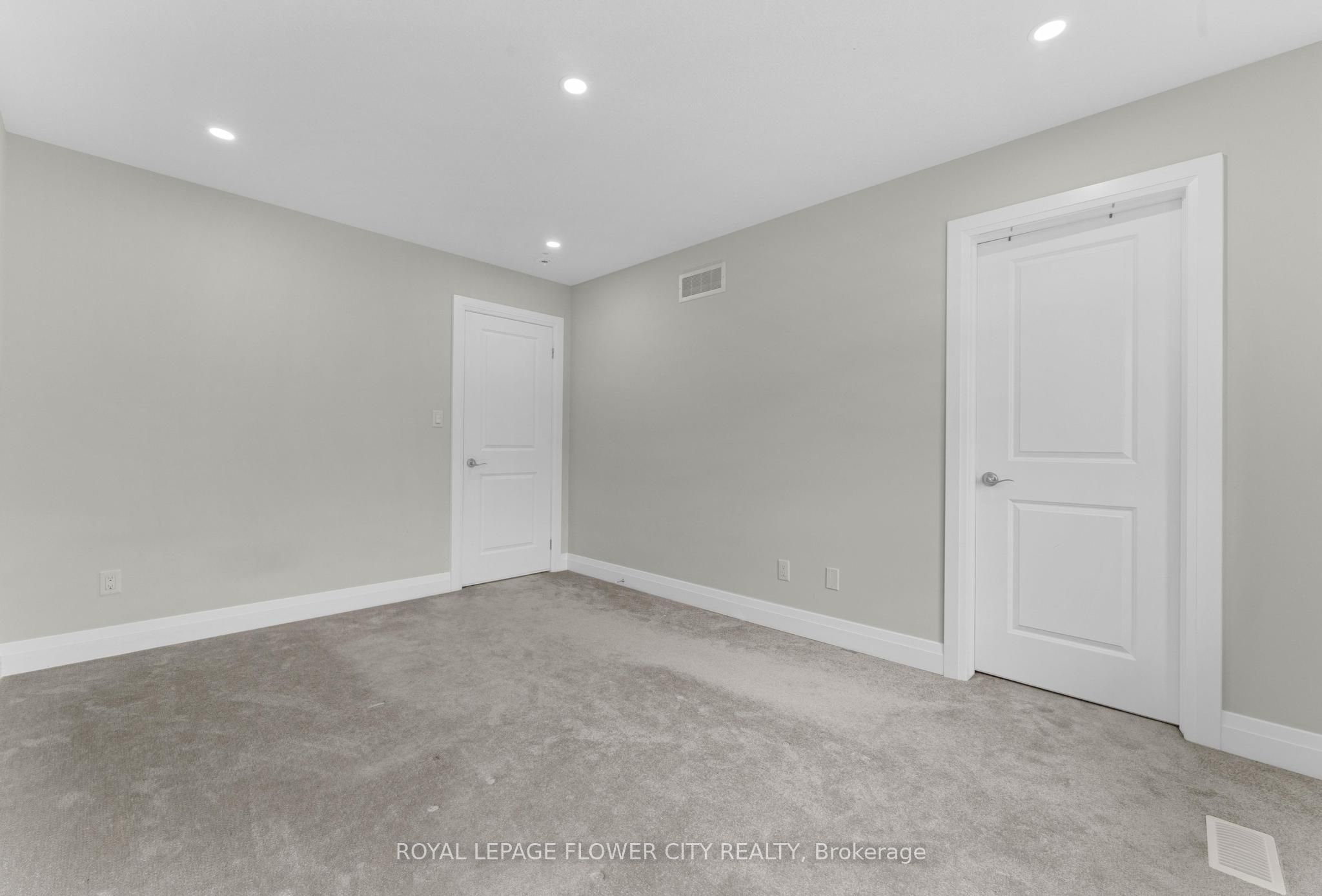 52 Monarch Woods Drive W Property Photo 23