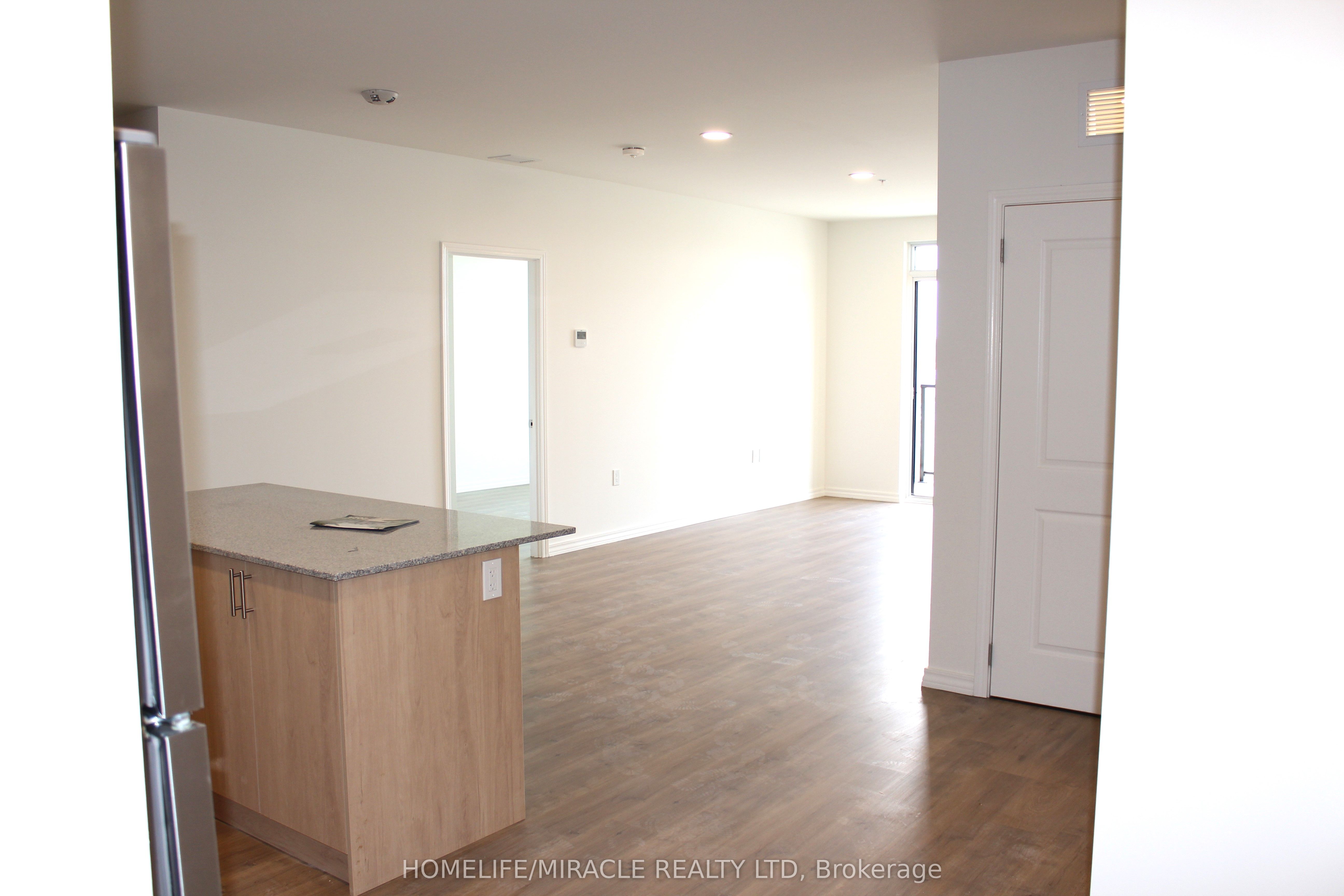 1098 Paisley Road 613 Property Photo 2