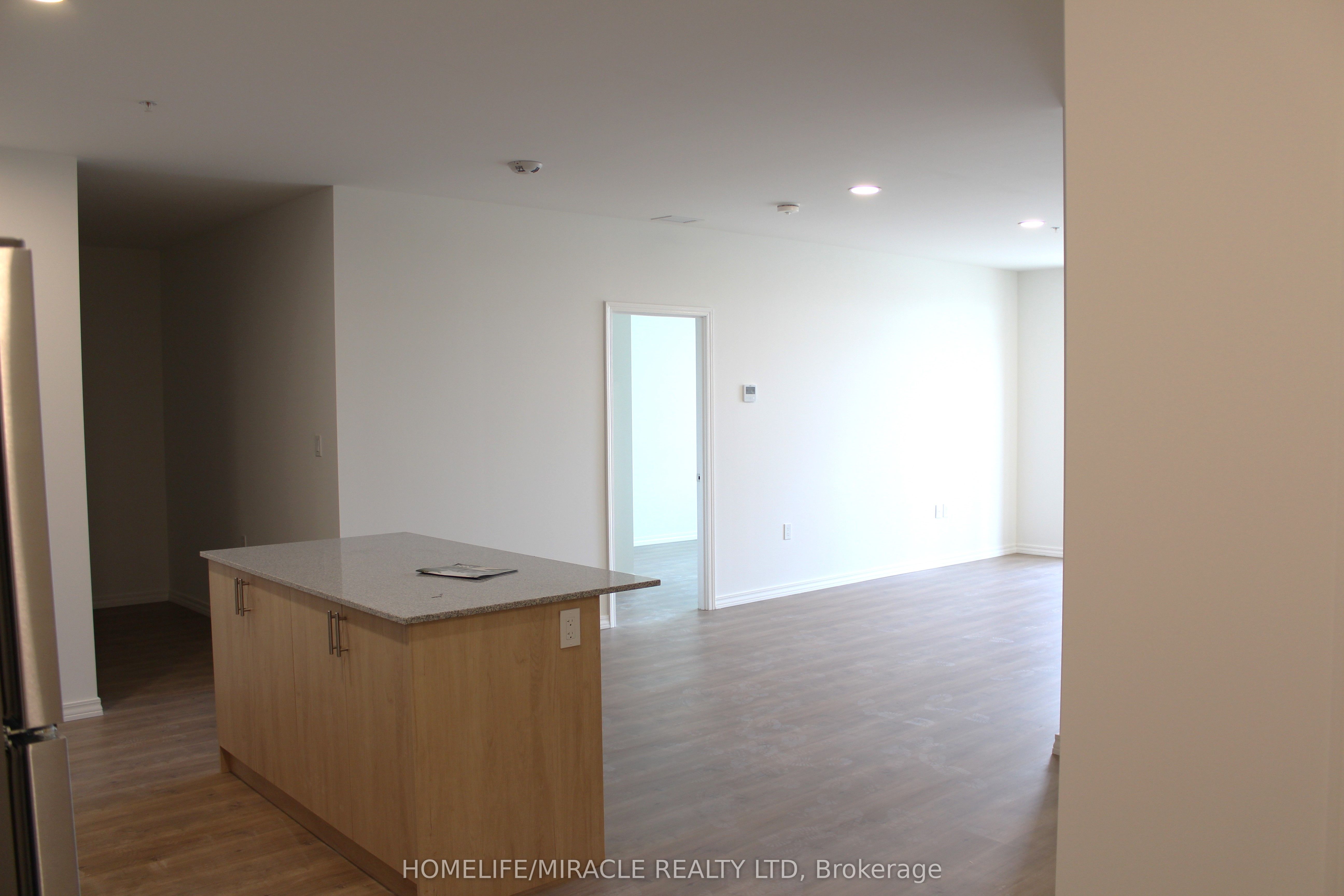 1098 Paisley Road 613 Property Photo 3