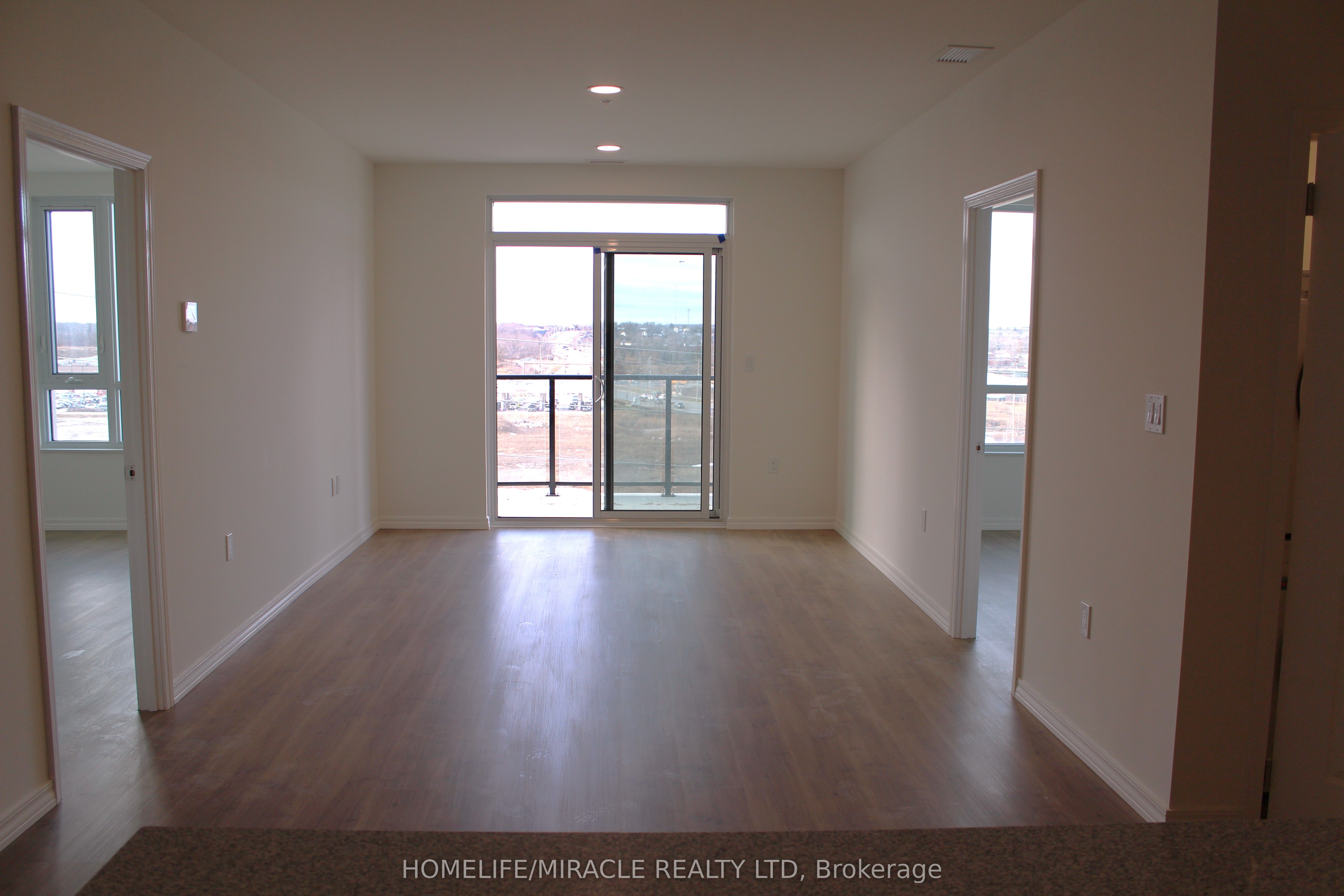 1098 Paisley Road 613 Property Photo 4
