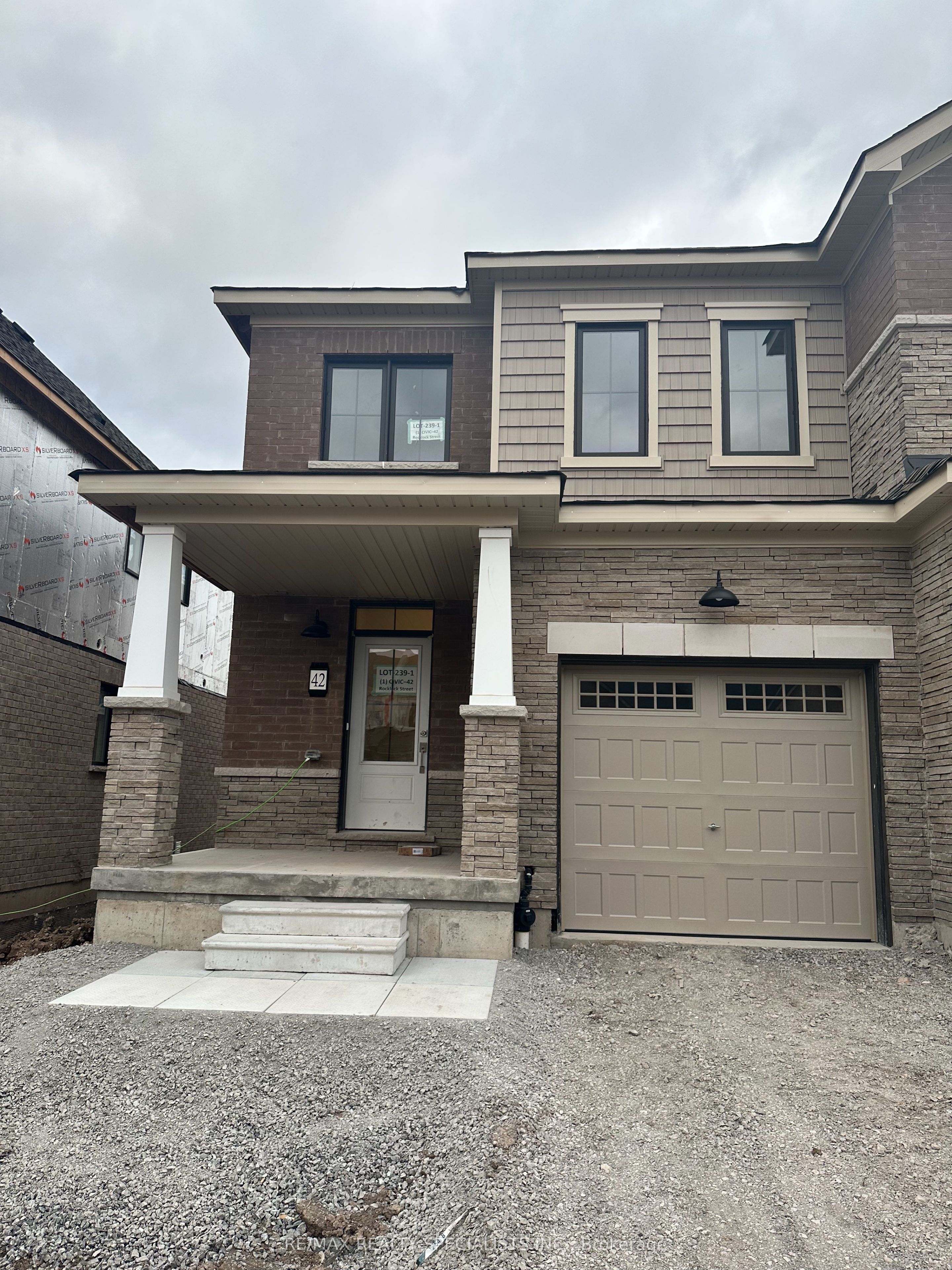 42 Rowlock St Property Photo