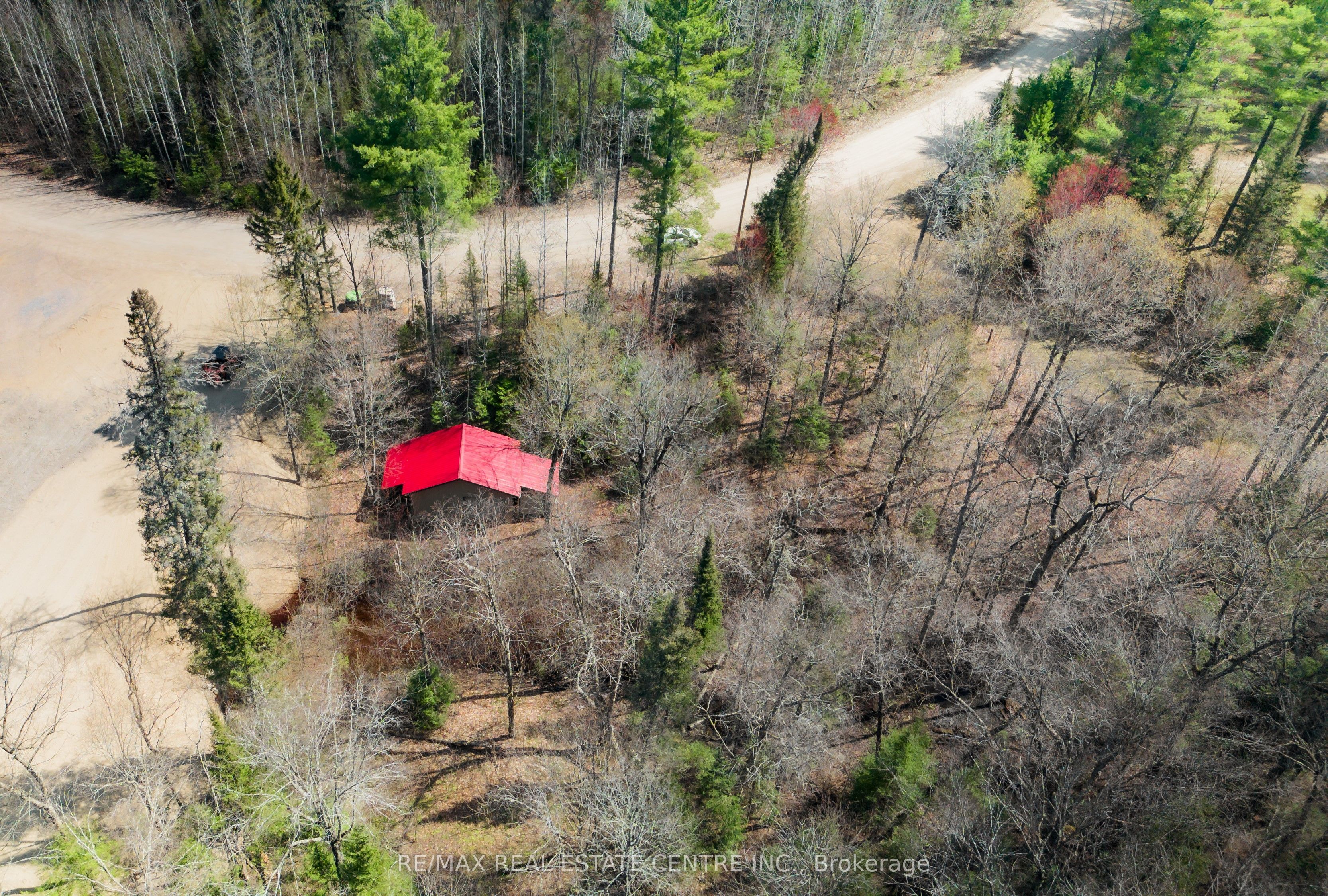 22 Laurentian Cres Property Photo