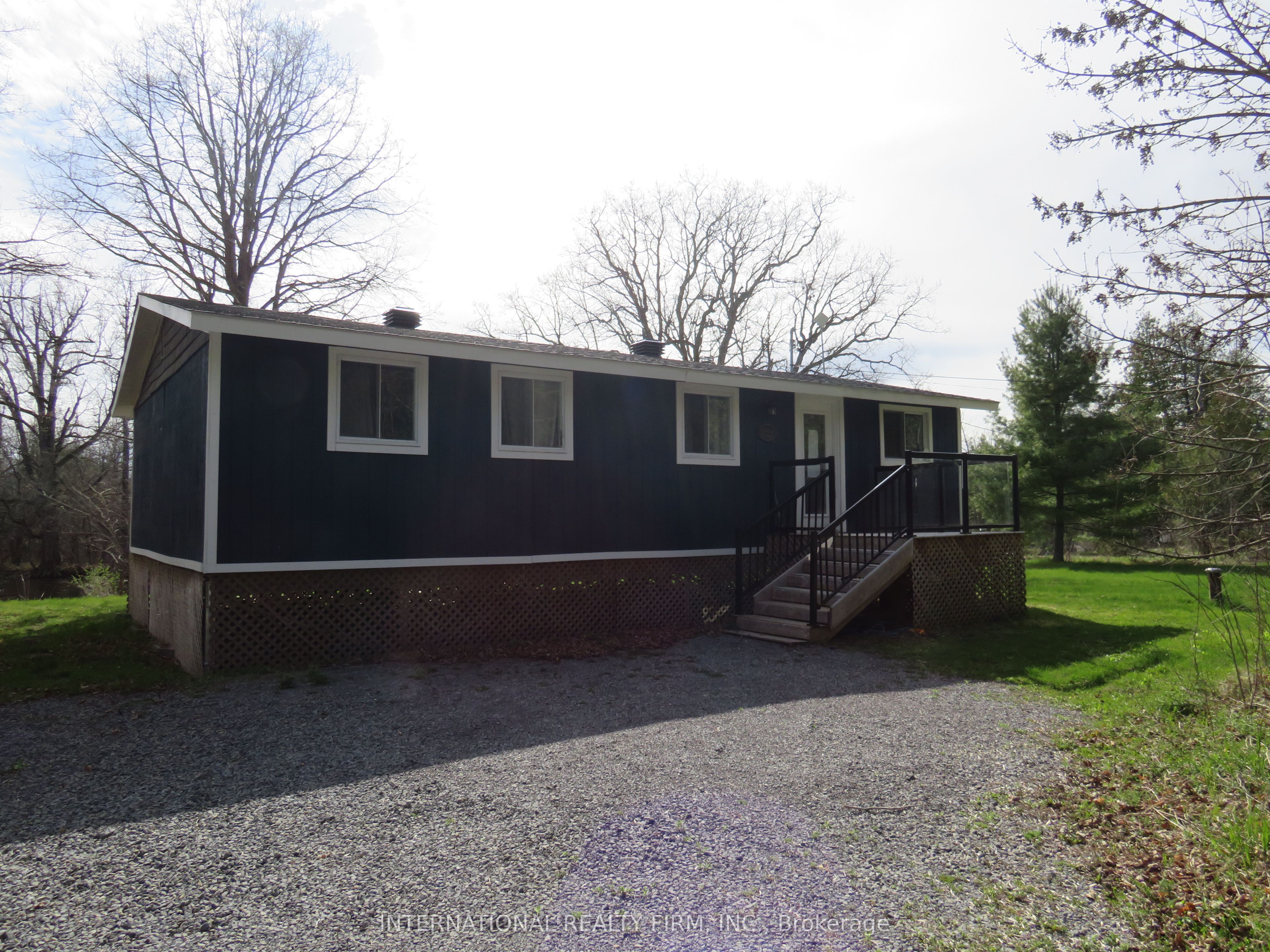 175 Borden Rd Property Photo