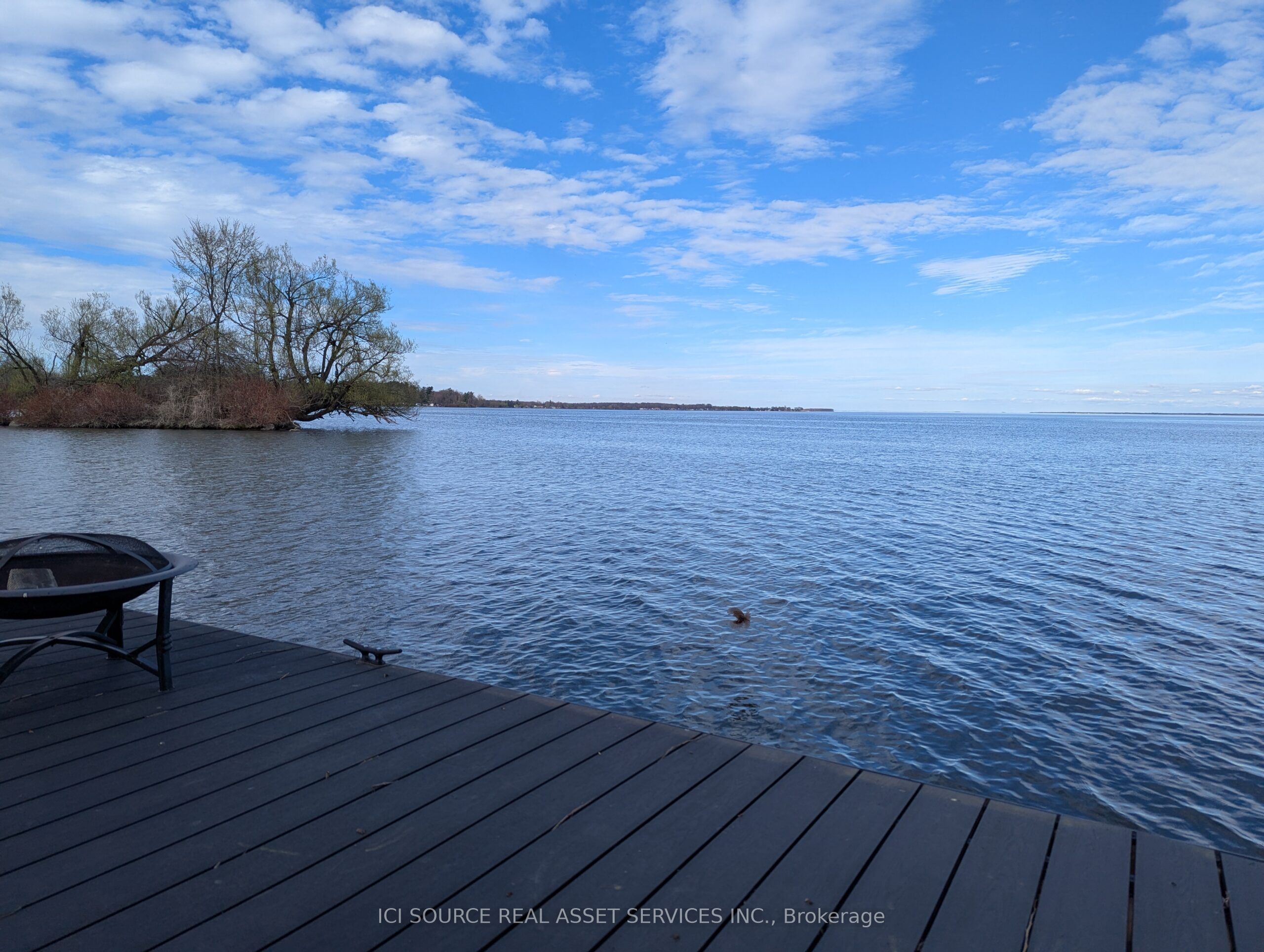20586 Old Montreal Road Property Photo 1