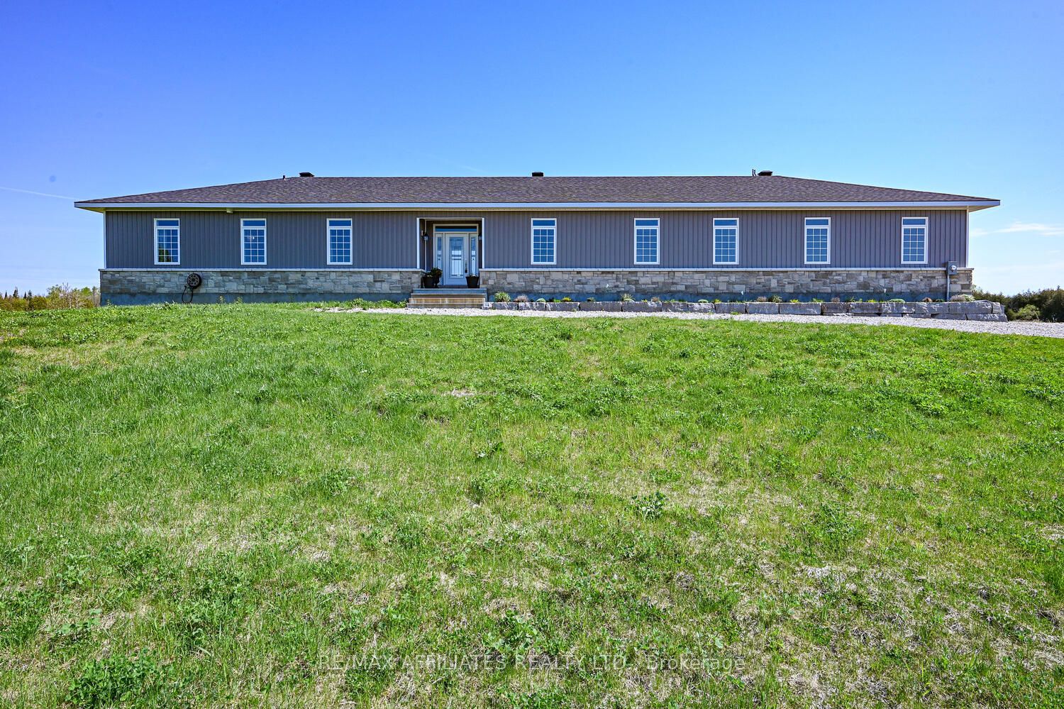 2064 Rosedale Rd N Property Photo