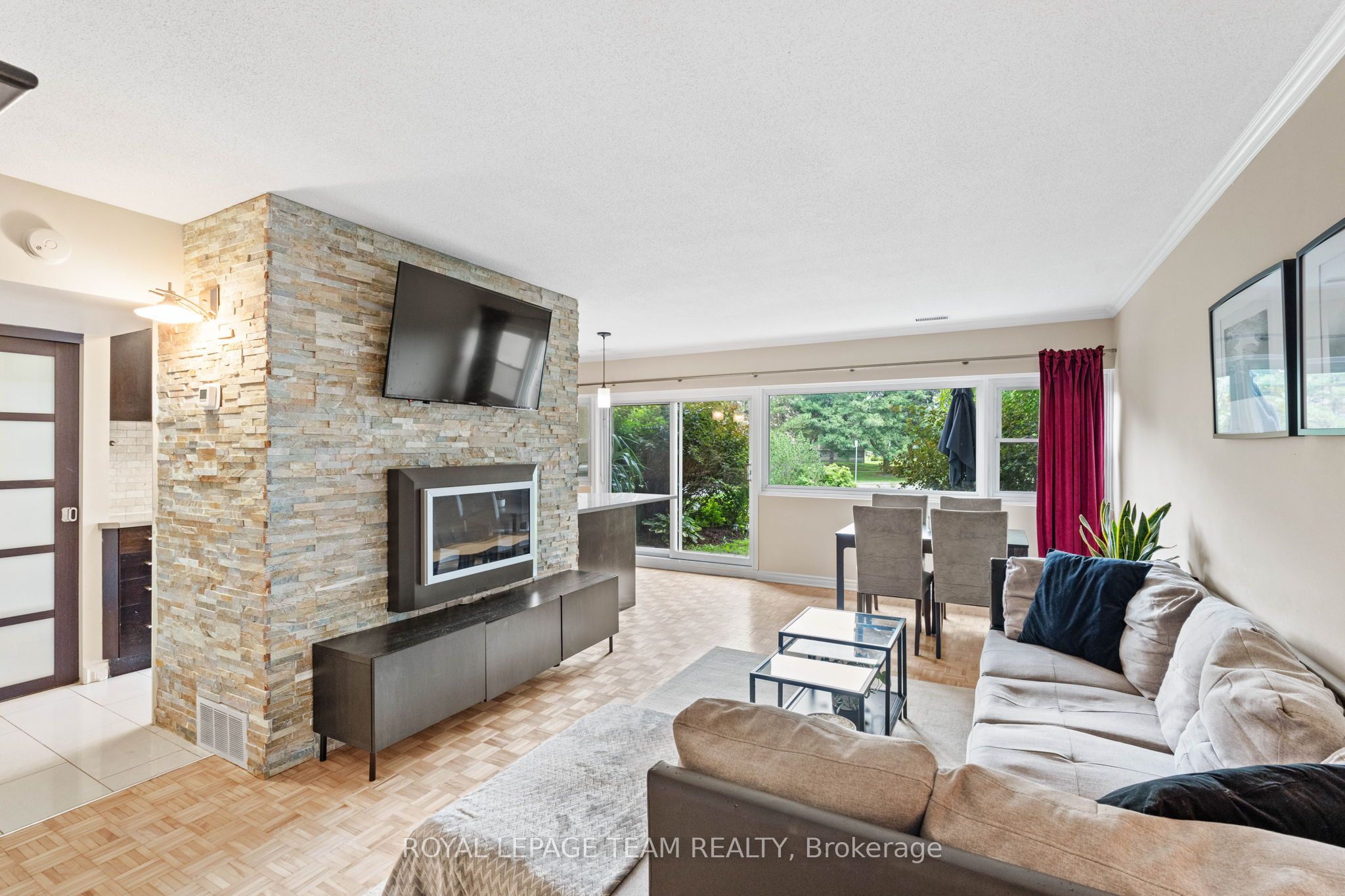 #109 - 12 Corkstown Road Property Photo 8