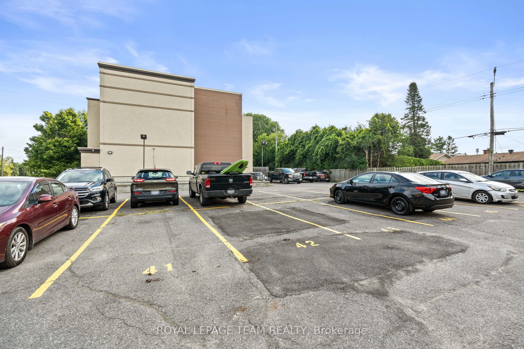 #109 - 12 Corkstown Road Property Photo 25