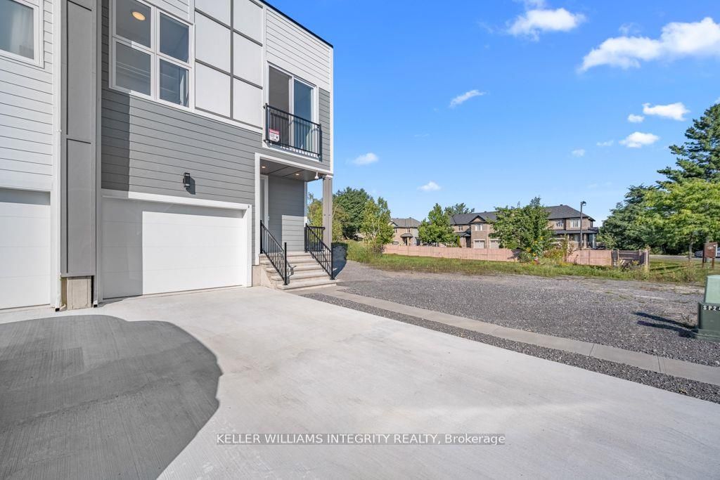 875 Contour St Property Photo