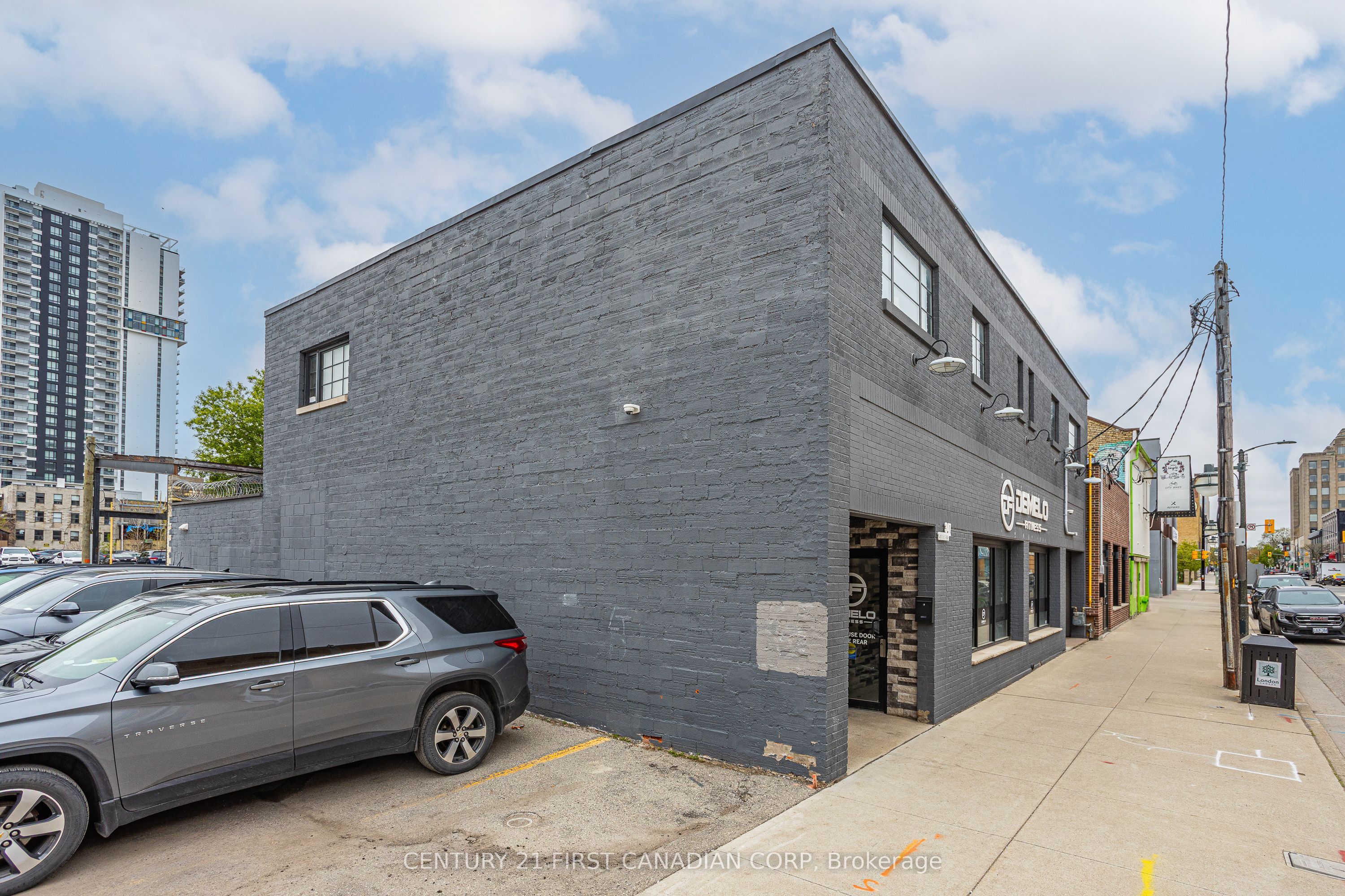 347 Clarence Street Property Photo 4