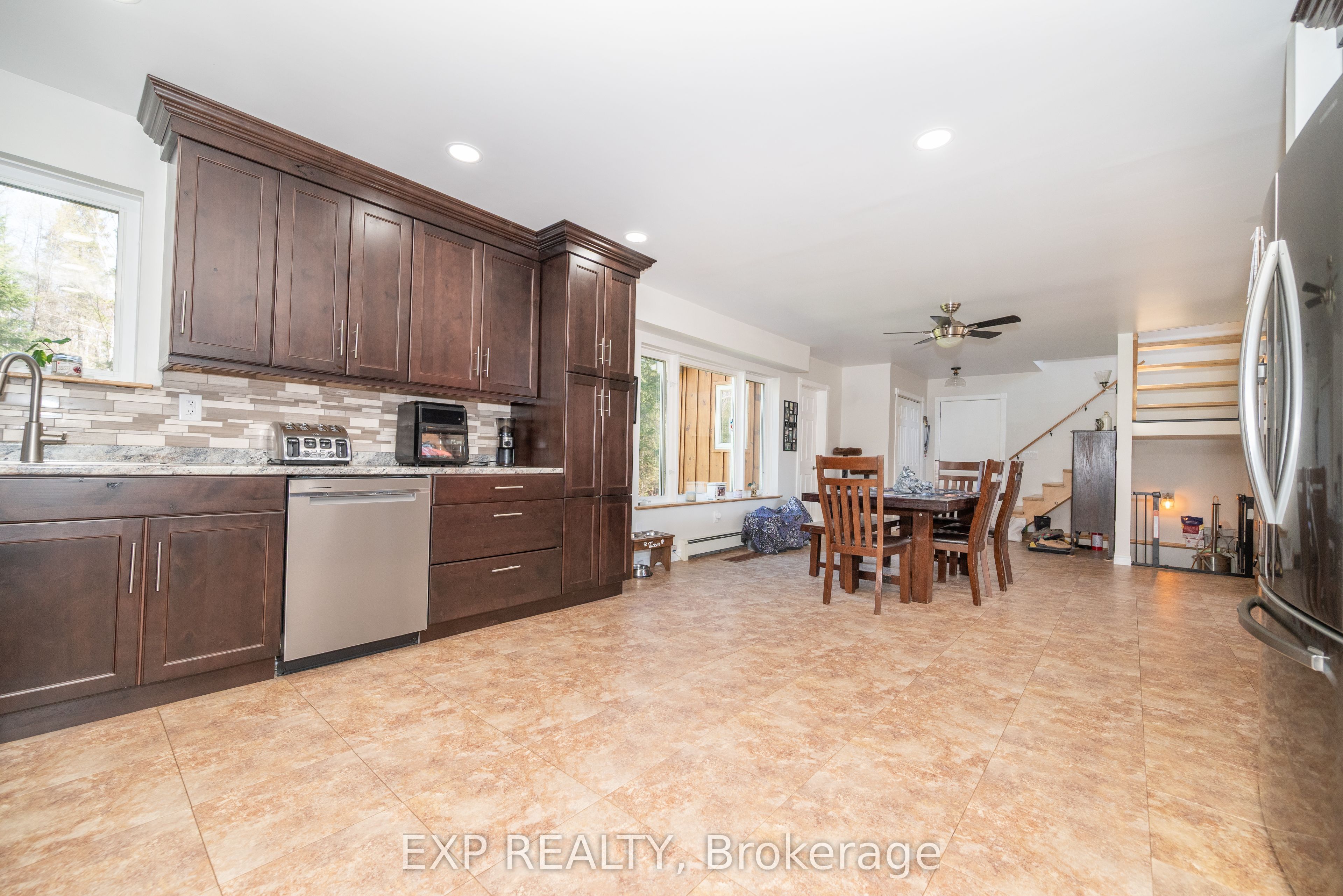 5490 Loop Road Property Photo 10