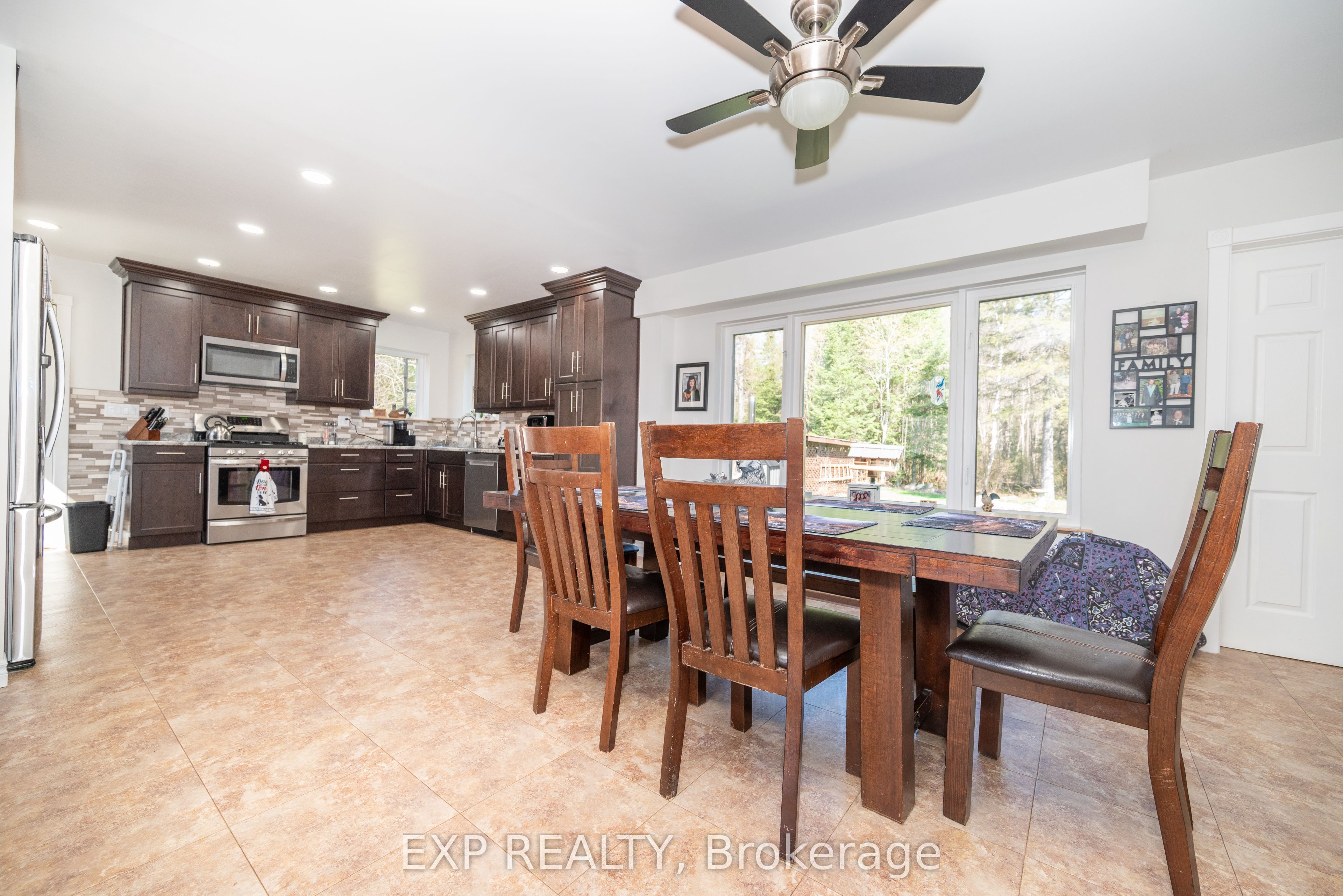 5490 Loop Road Property Photo 11