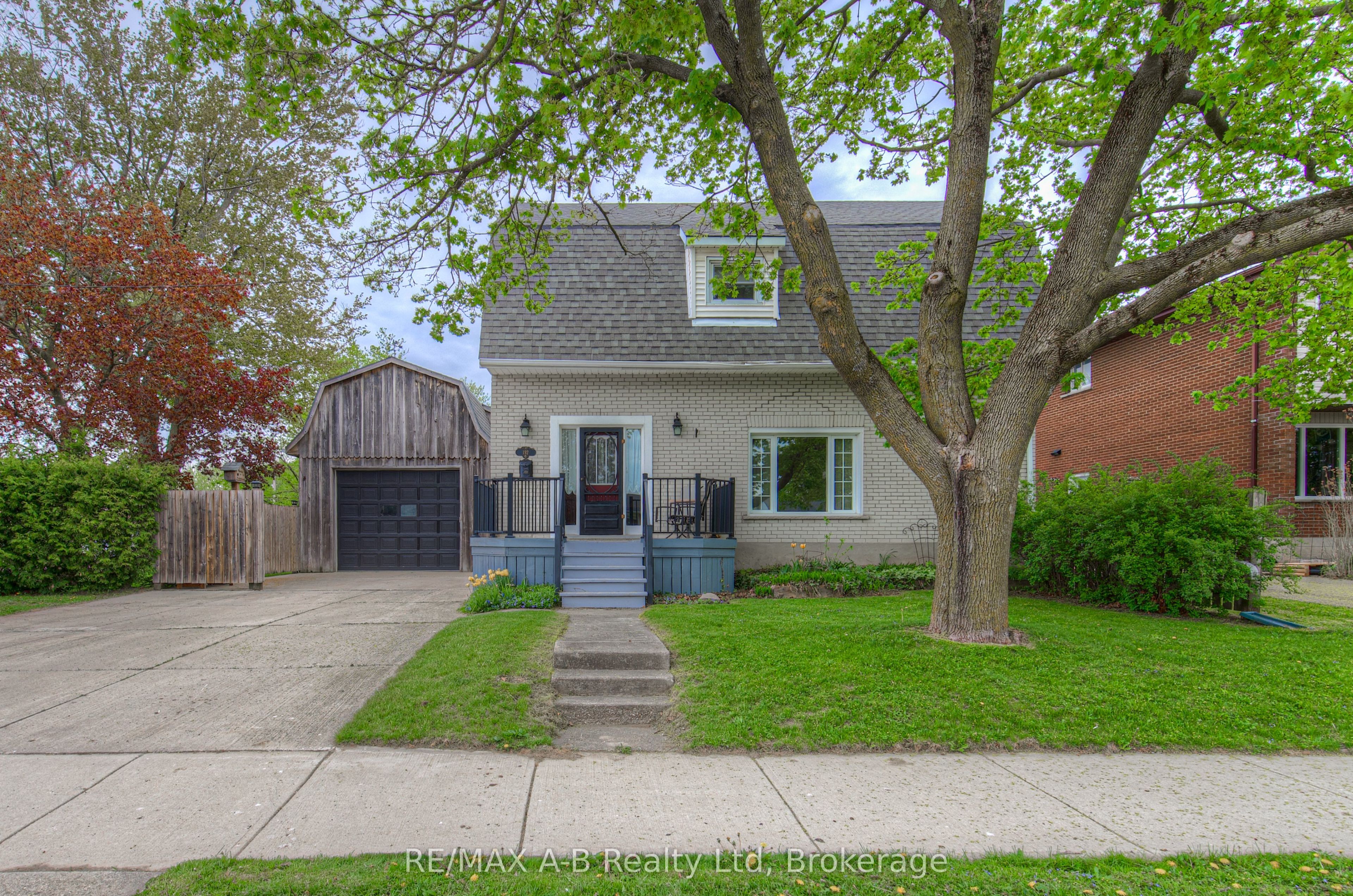 192 Taylor Street Property Photo 2