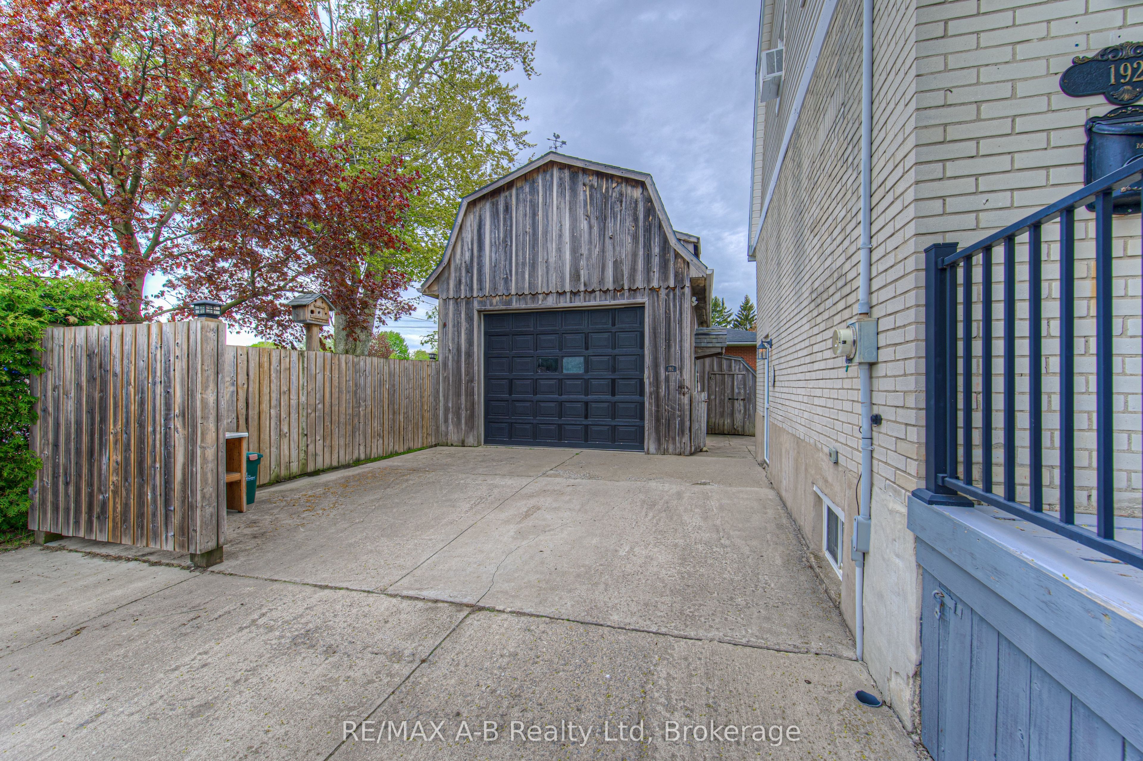 192 Taylor Street Property Photo 4