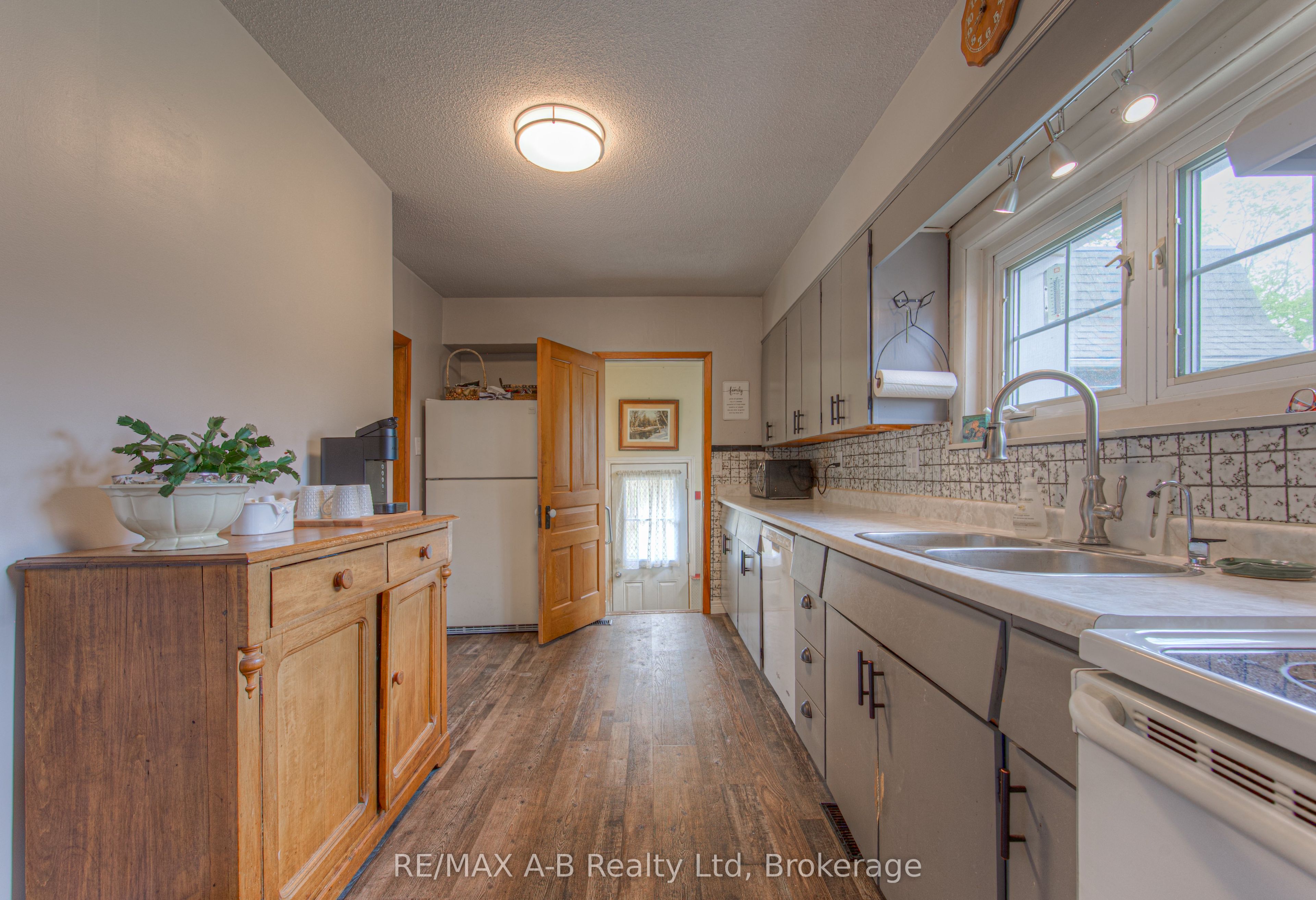192 Taylor Street Property Photo 17