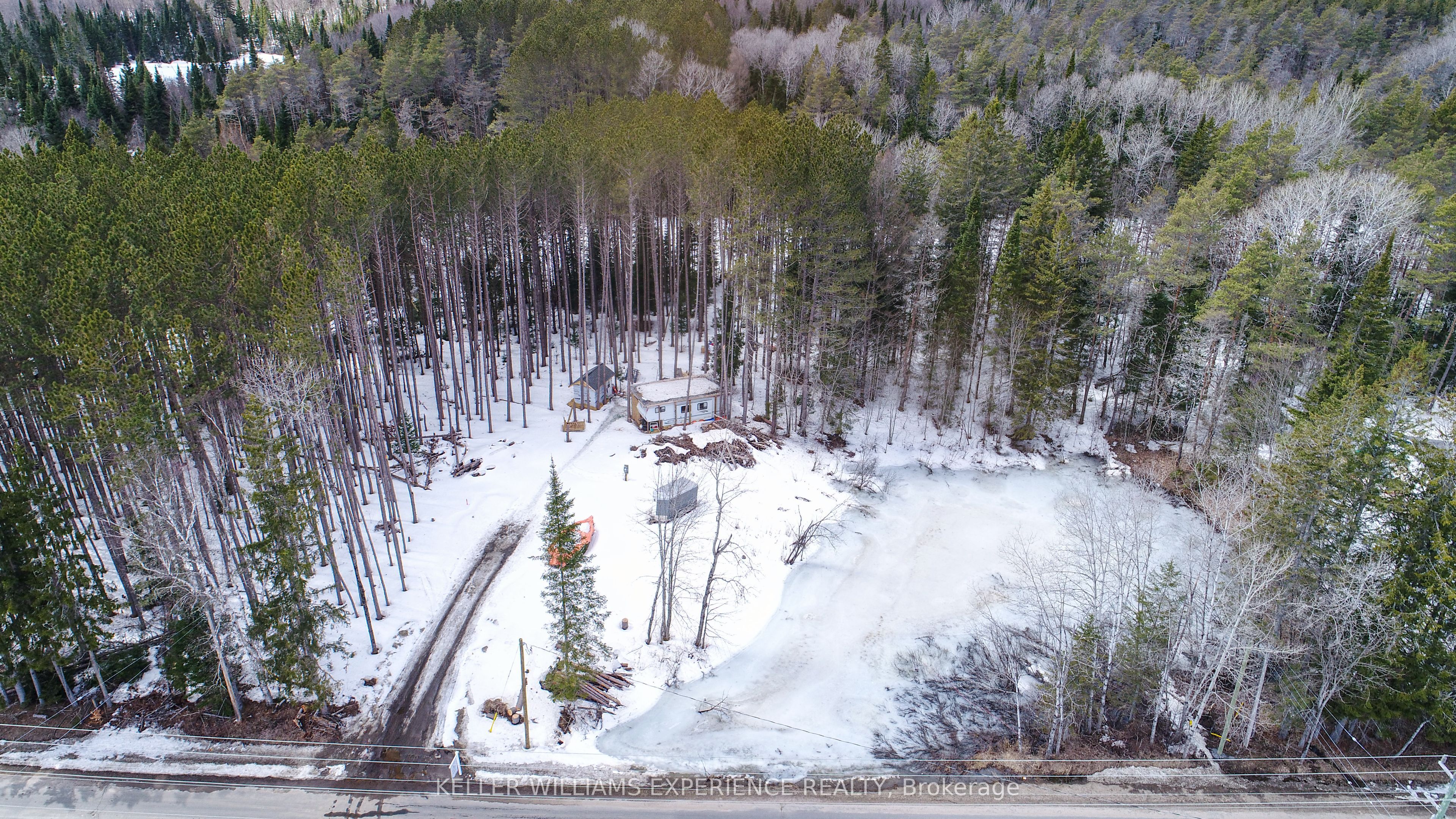 1318 Old North Rd Property Photo 2