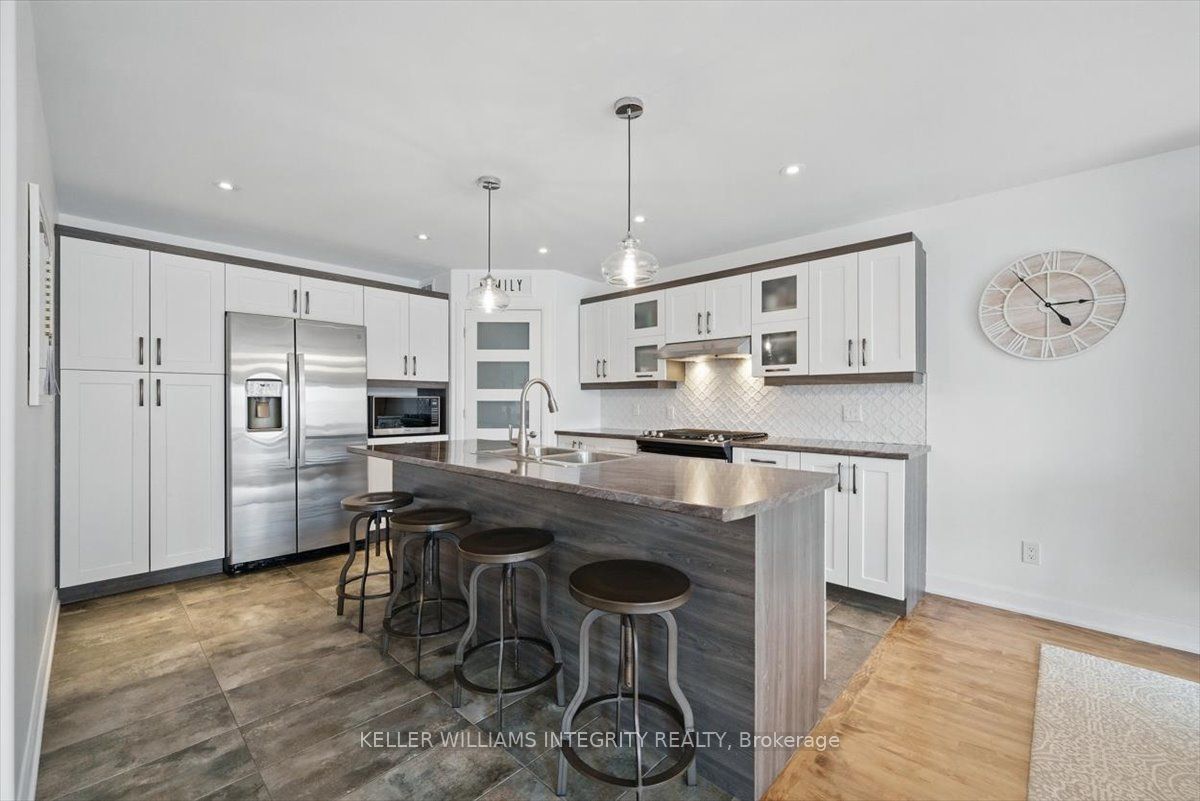 74 Cobblestone Drive Property Photo 6